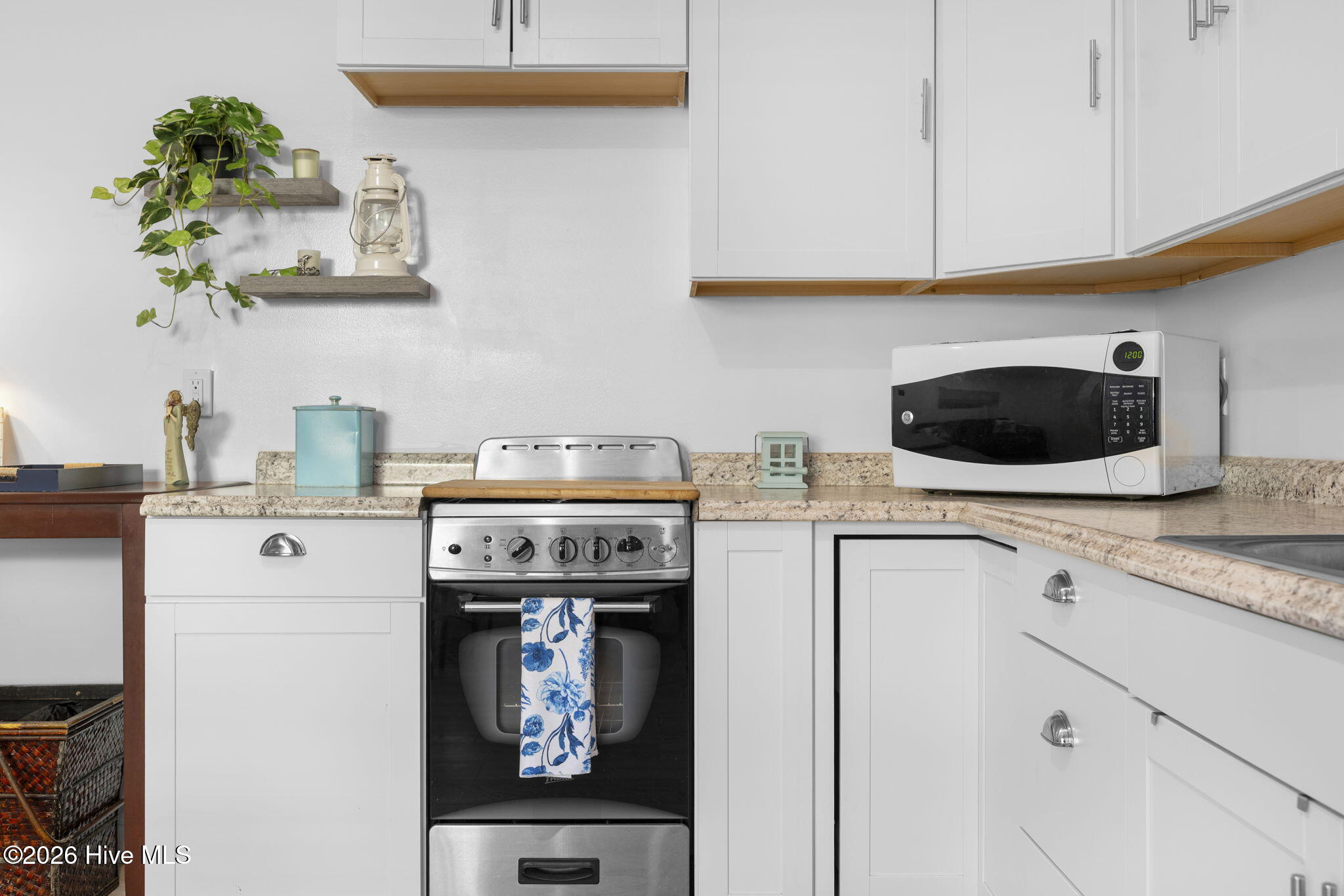 100550759 | Photo 22