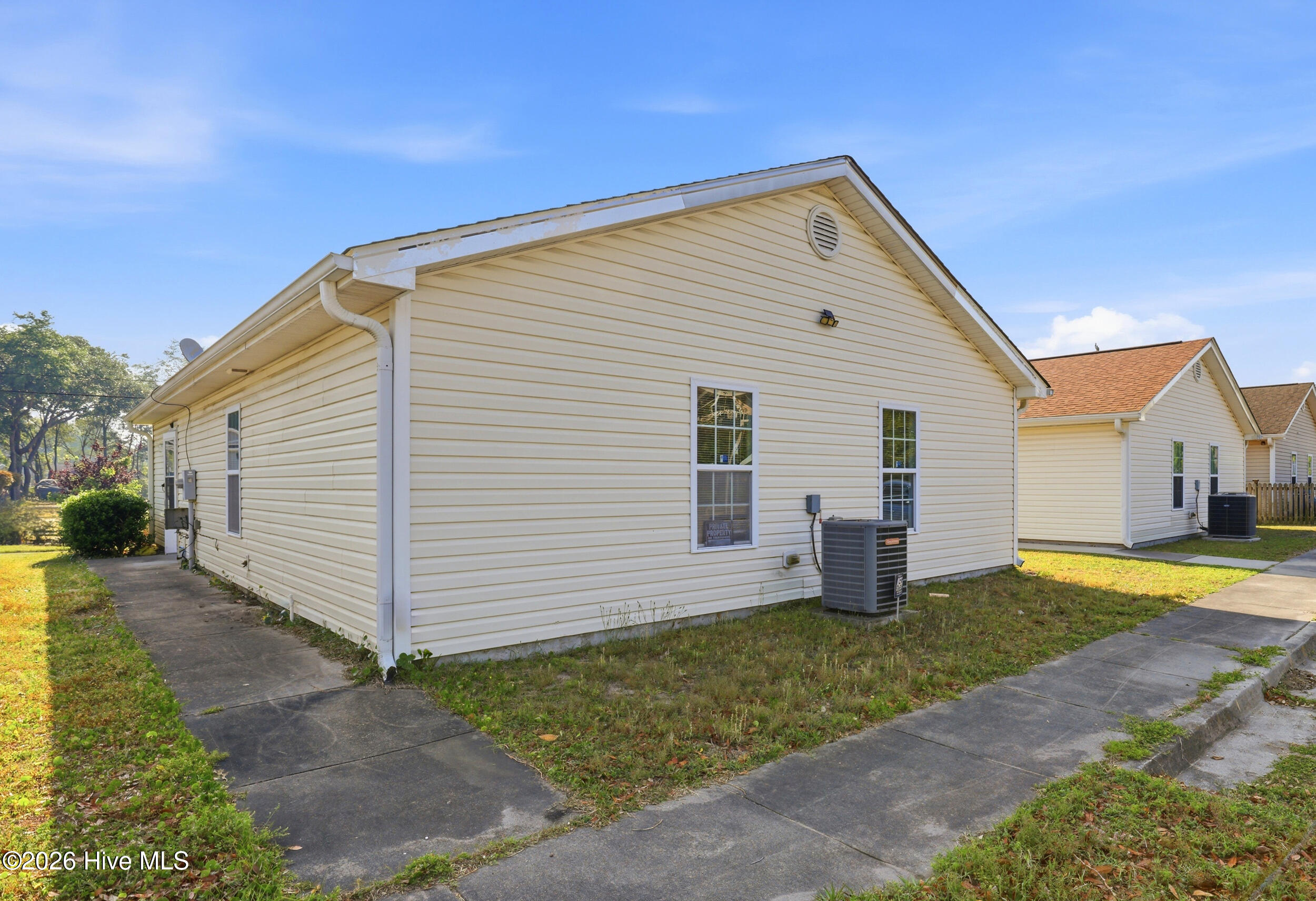 100568655 | Photo 24