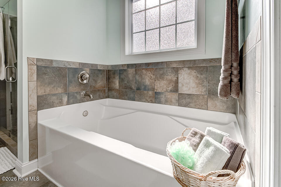 100562177 | Photo 11