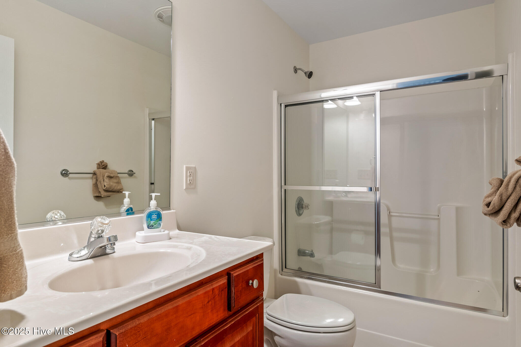 100565271 | Photo 21