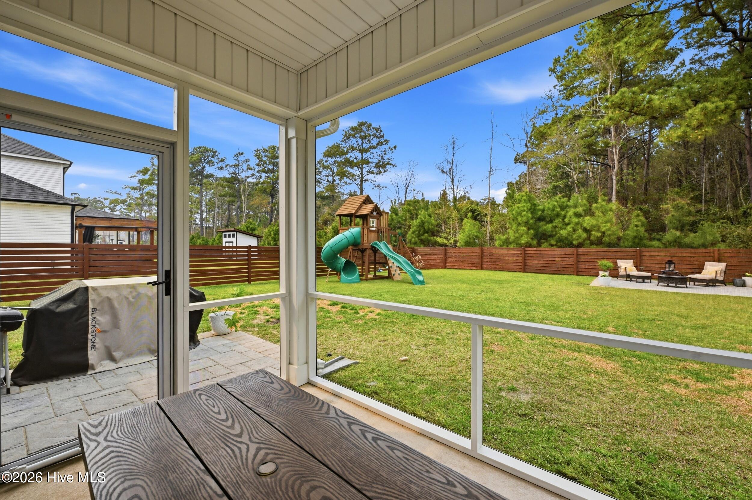 100562892 | Photo 39