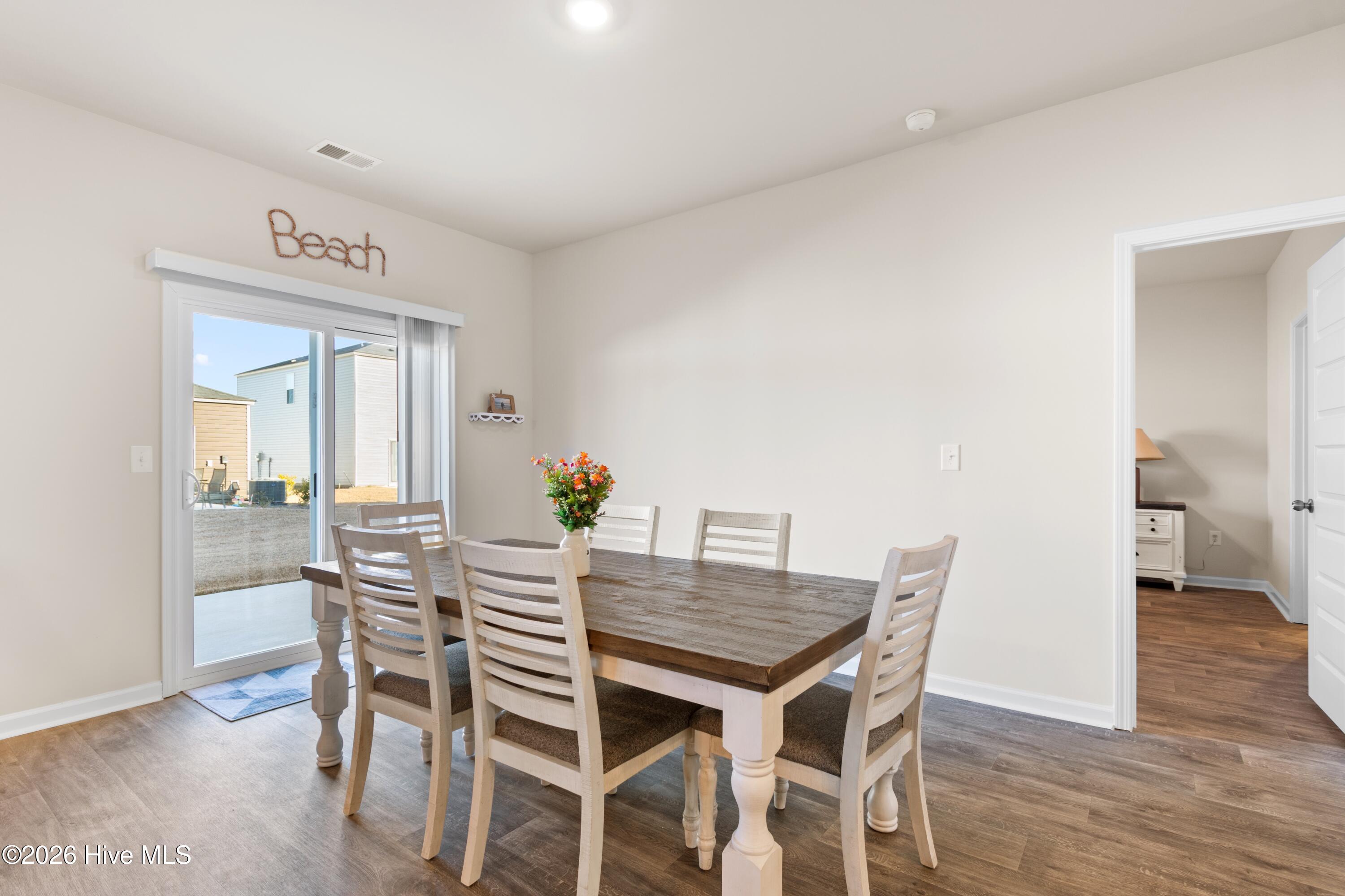 100547205 | Photo 12