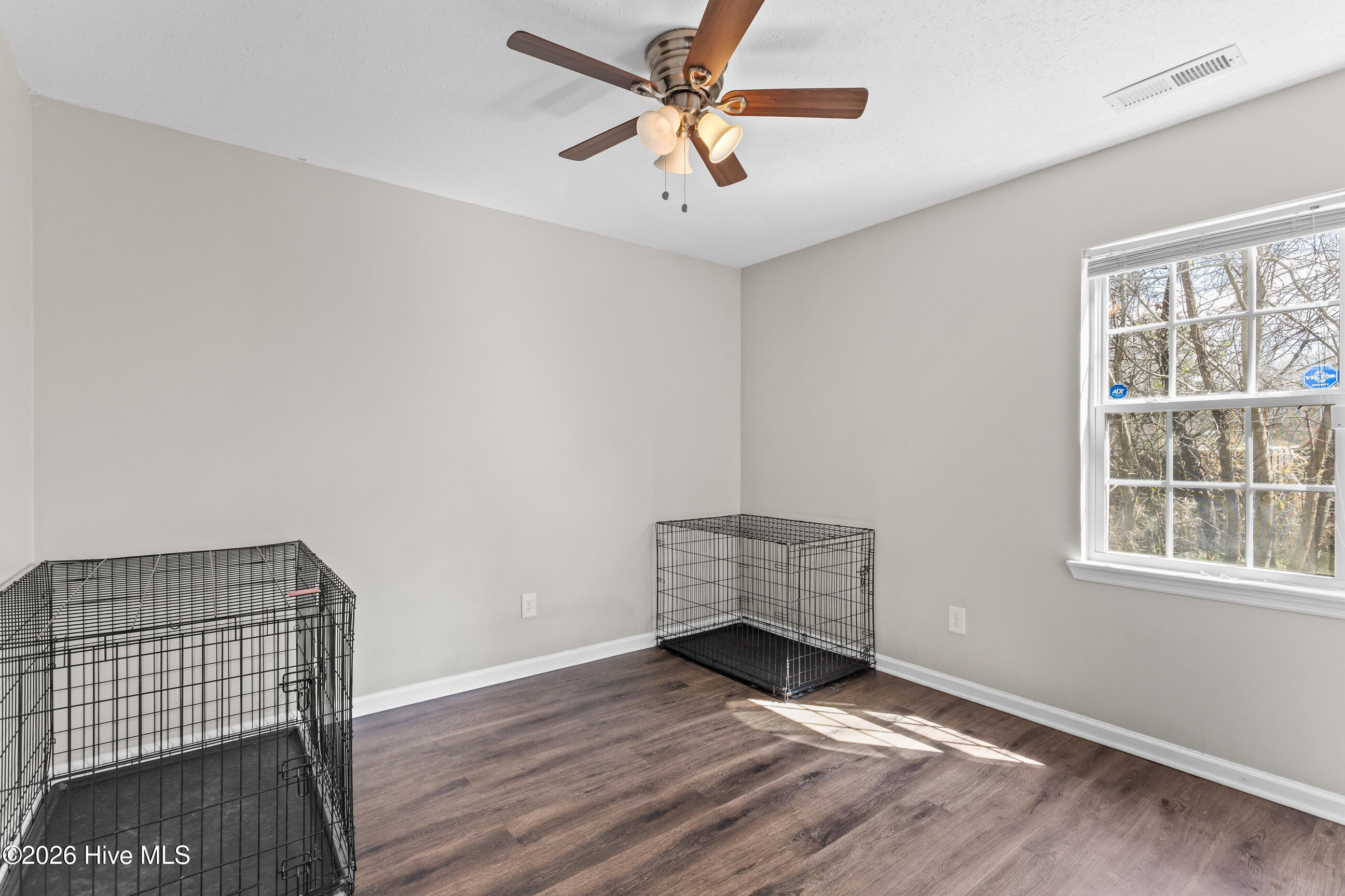 100560260 | Photo 14