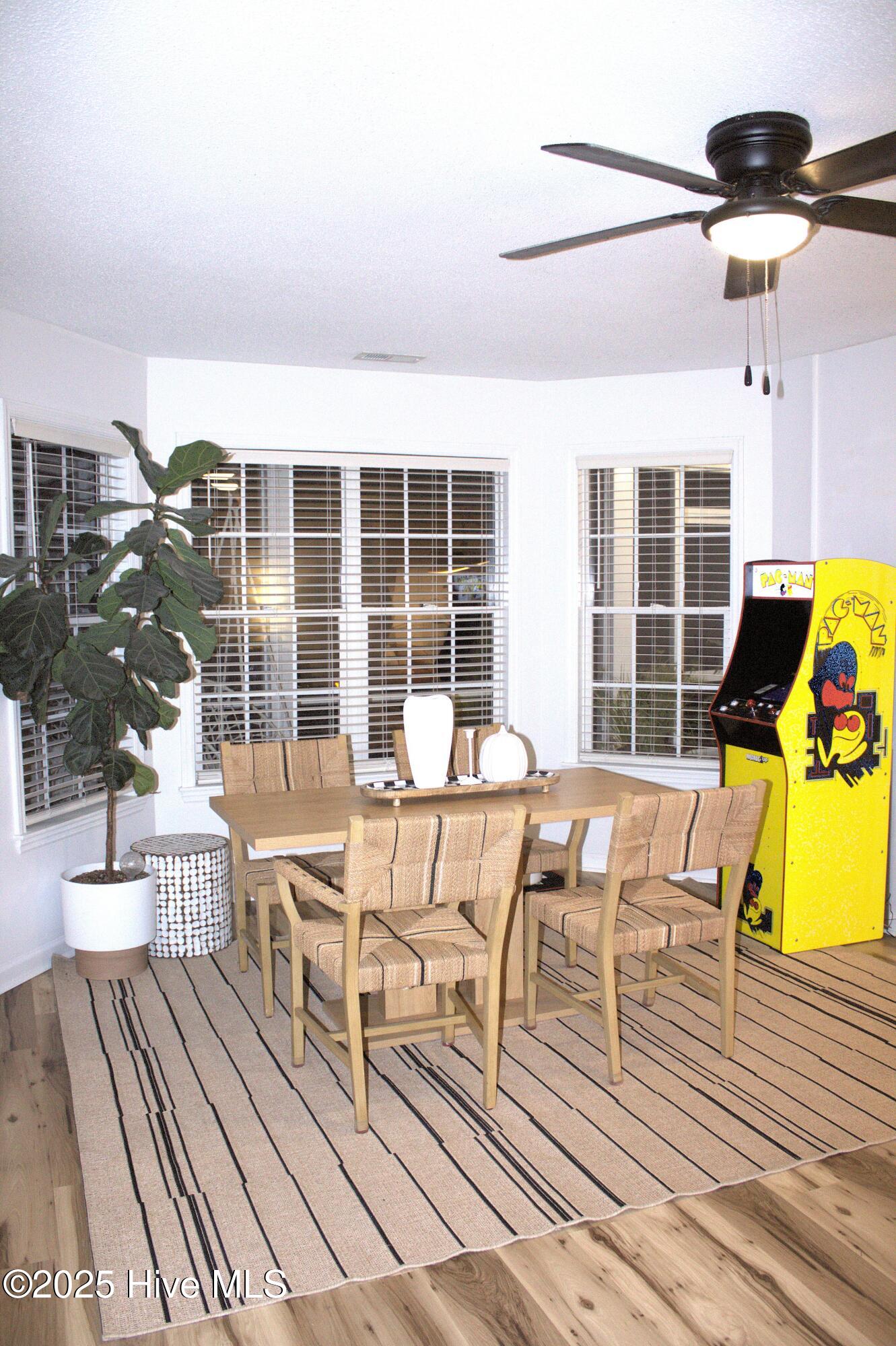 100538366 | Photo 15