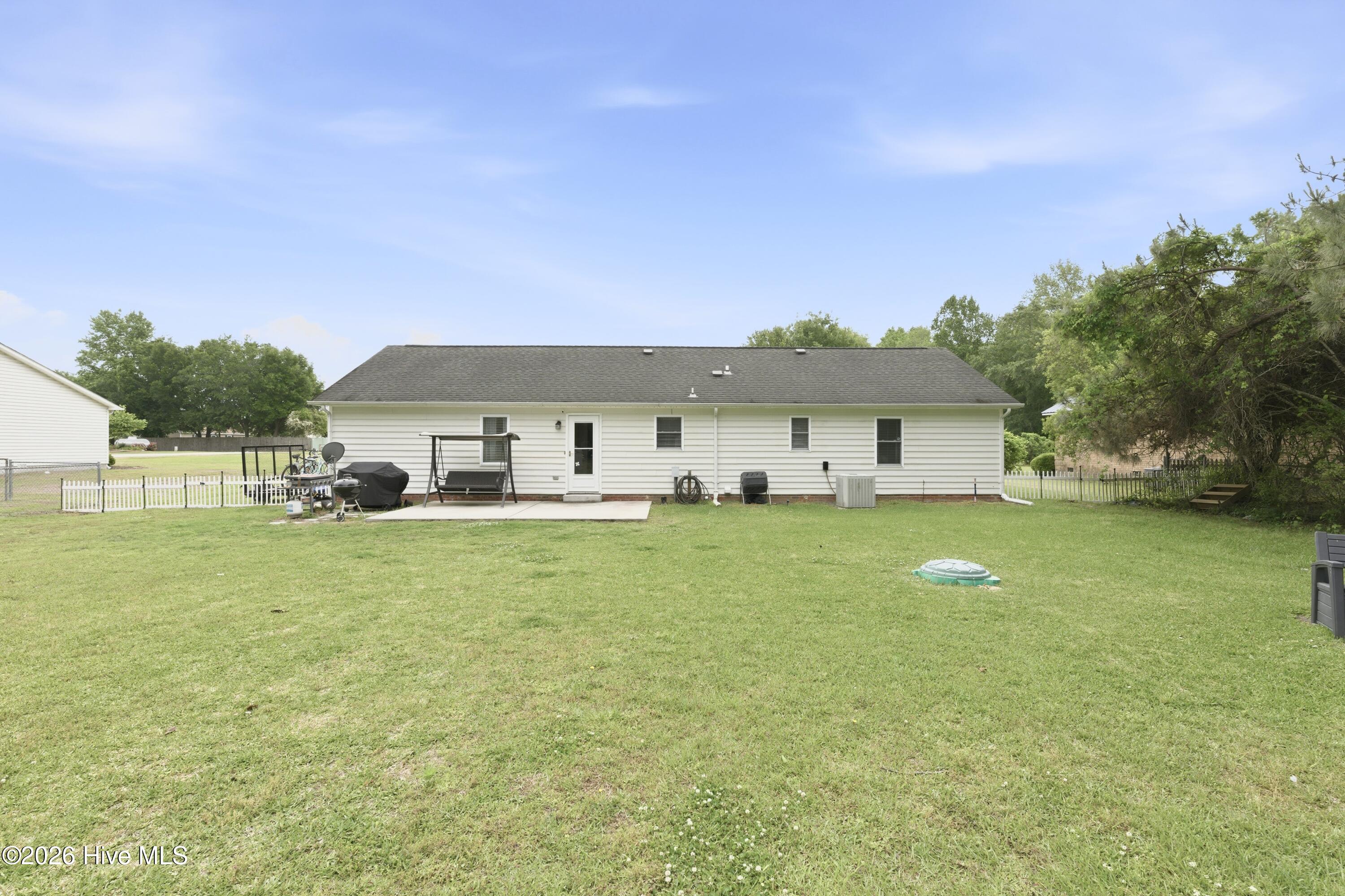 102 Tobacco Road,New Bern