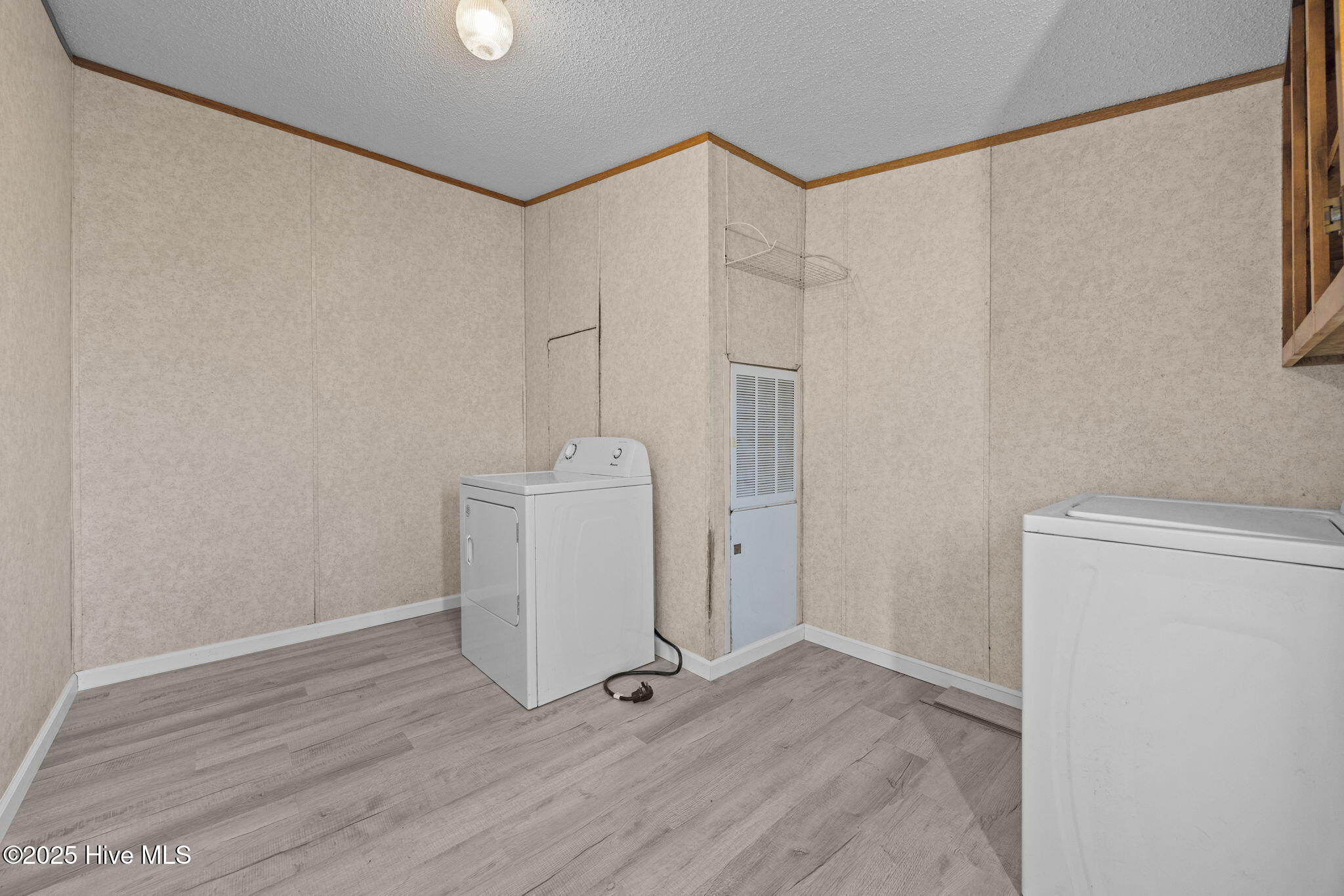 100546042 | Photo 27