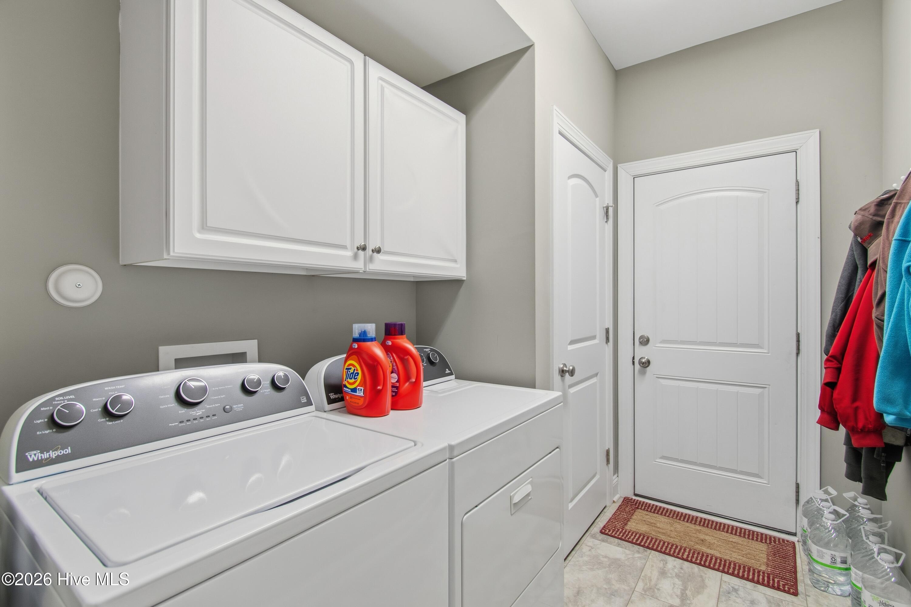 100547718 | Photo 27