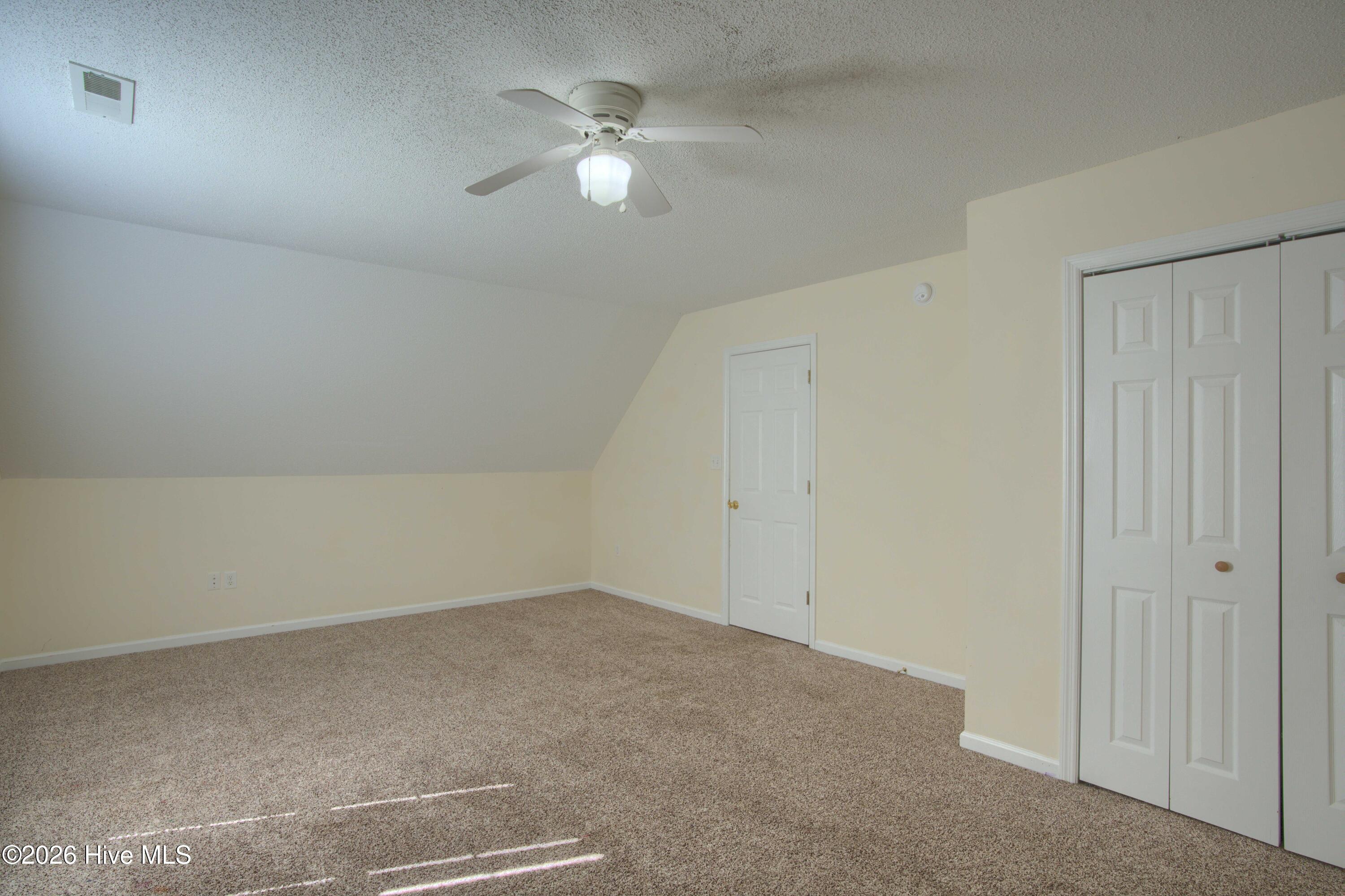 100548693 | Photo 14