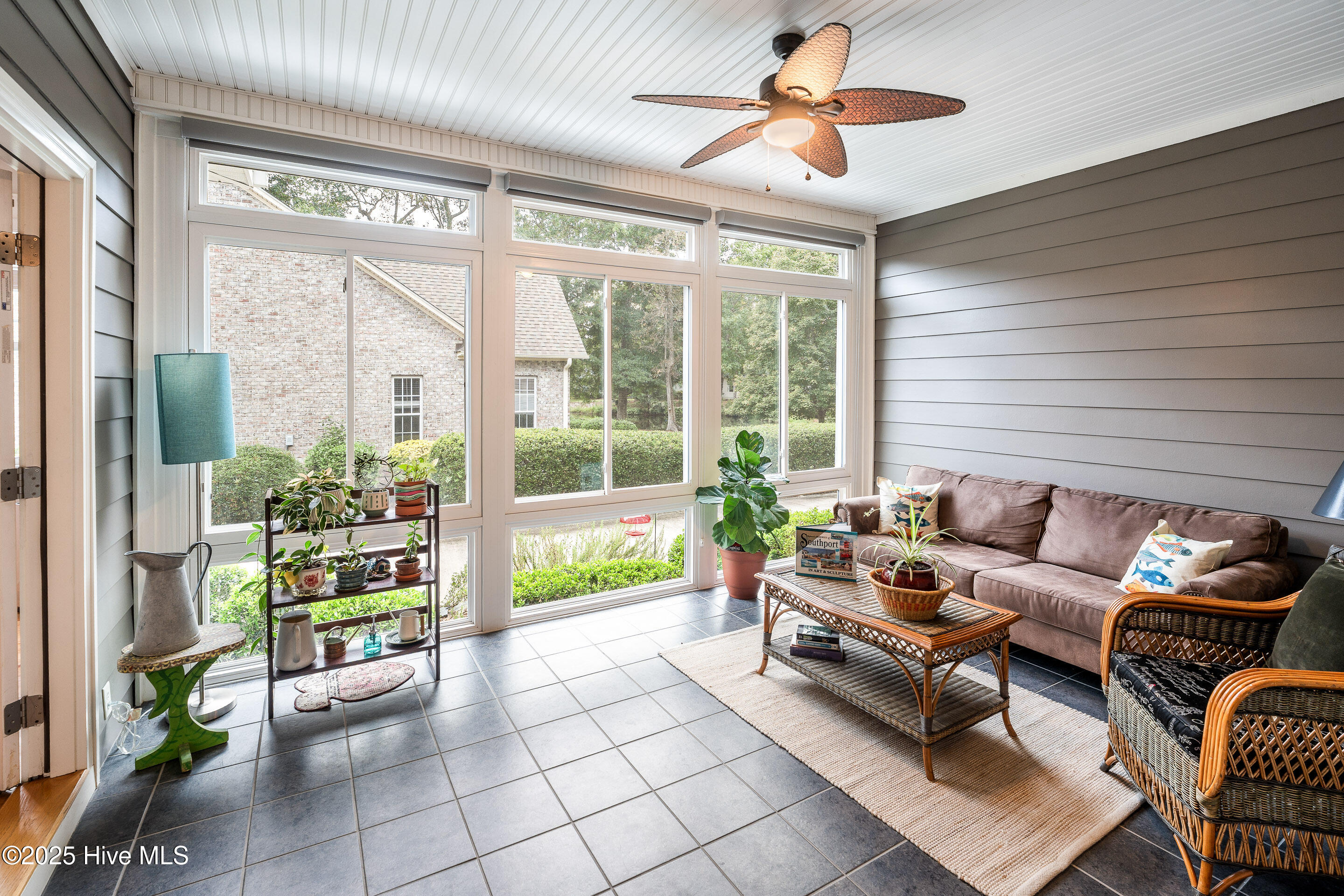 100505939 | Photo 36