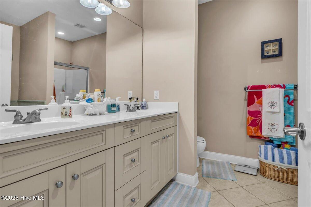 100544384 | Photo 28