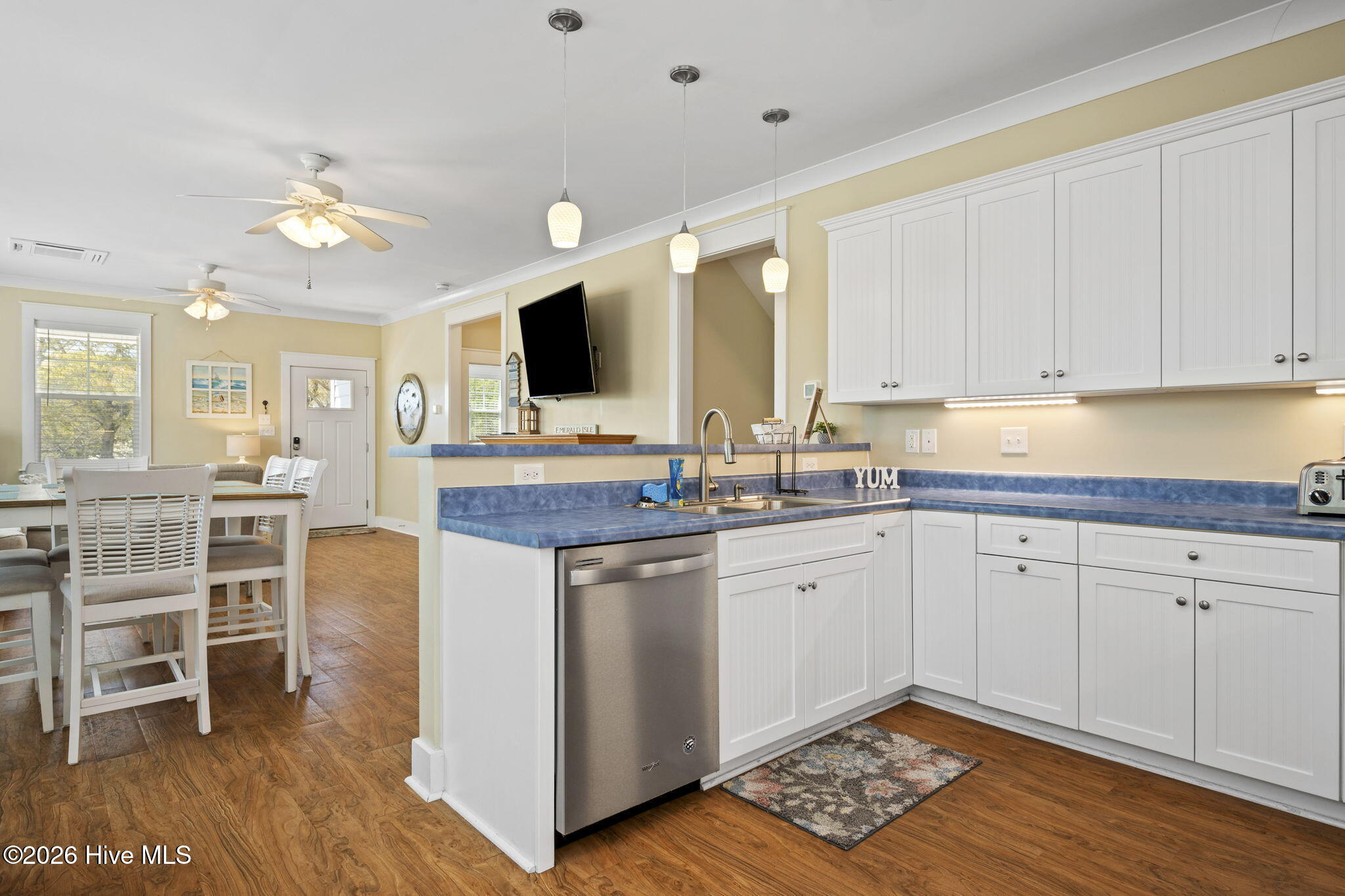 100565691 | Photo 15