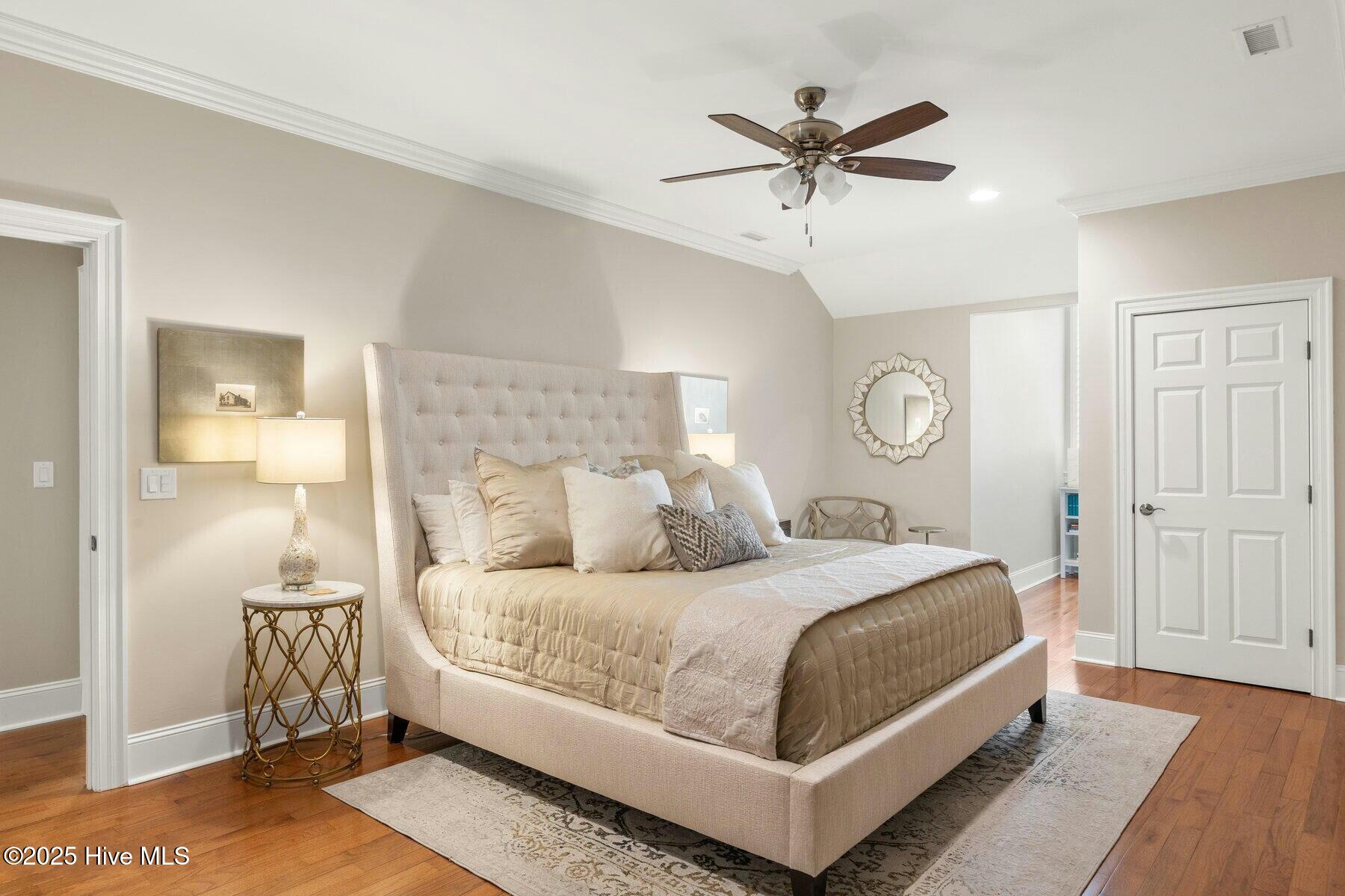 100549580 | Photo 63