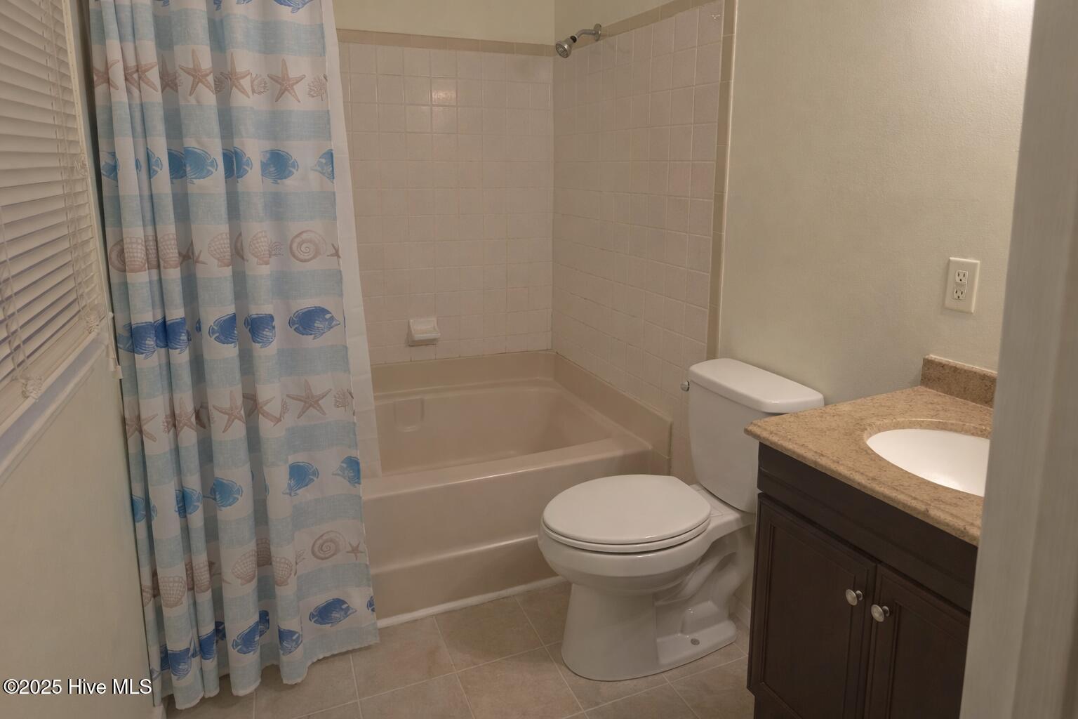 100542685 | Photo 15