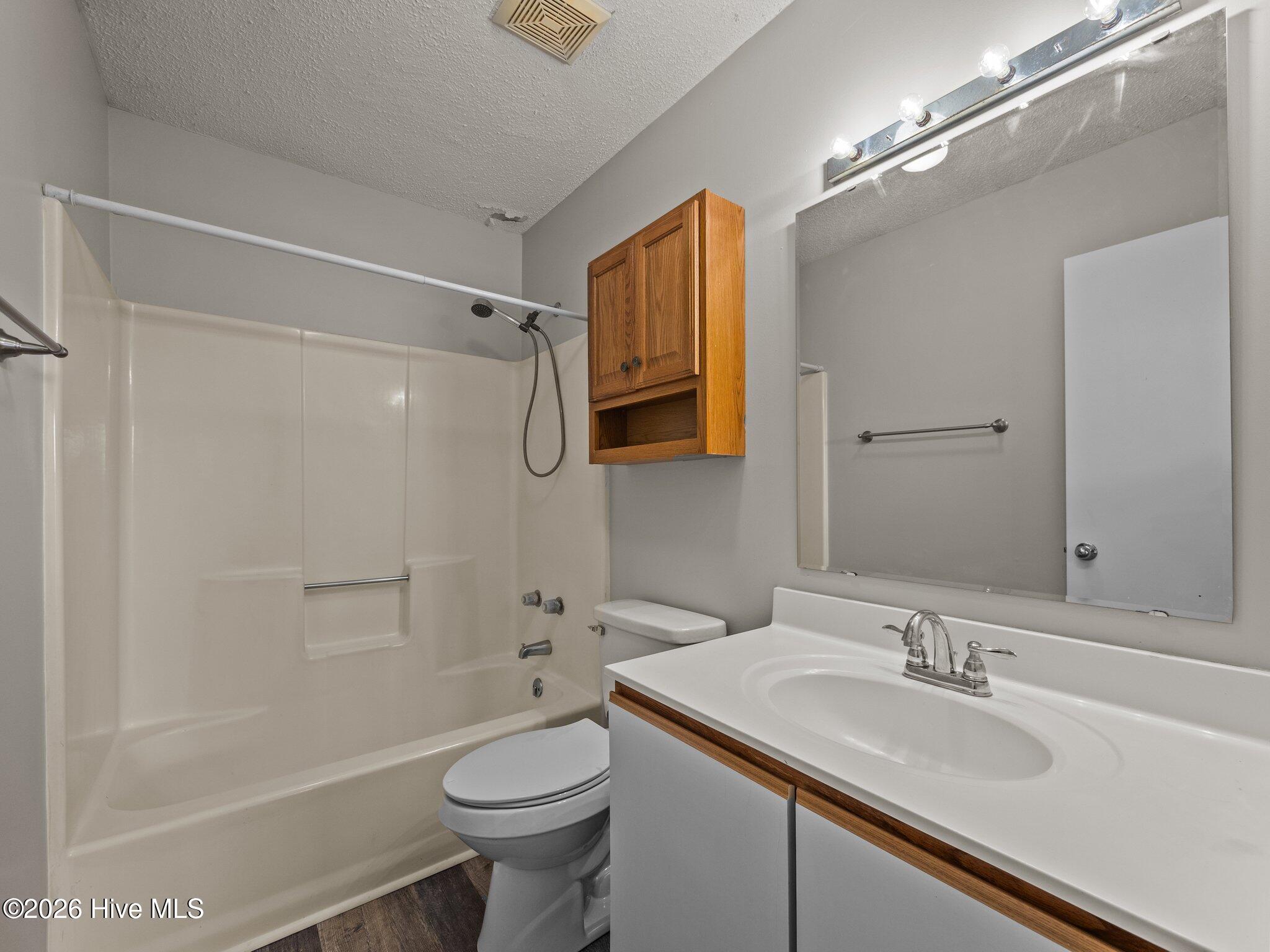 100563808 | Photo 14