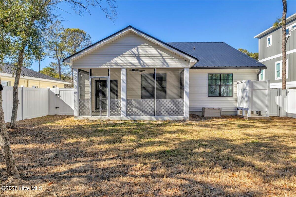 100552263 | Photo 32