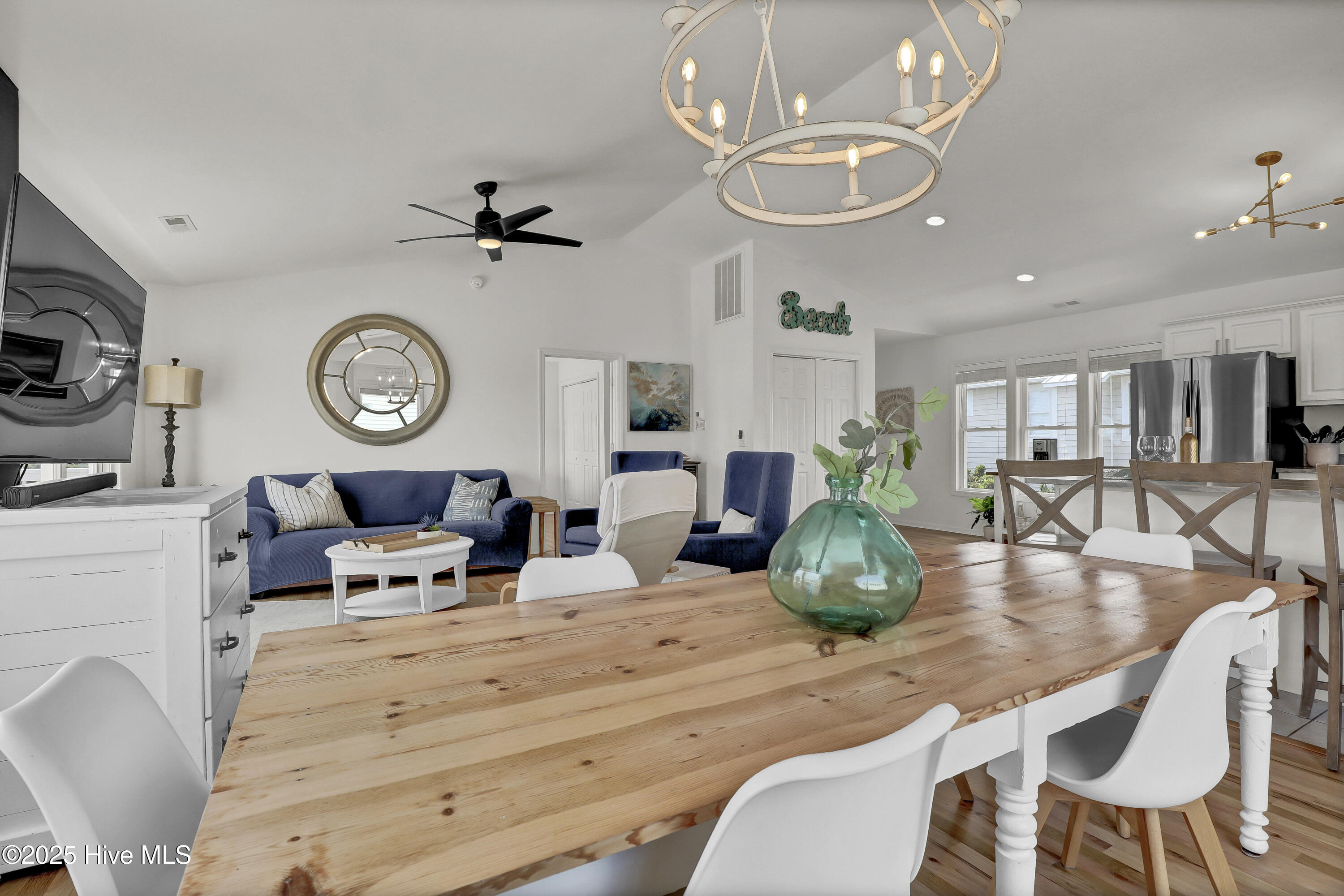 100521300 | Photo 60