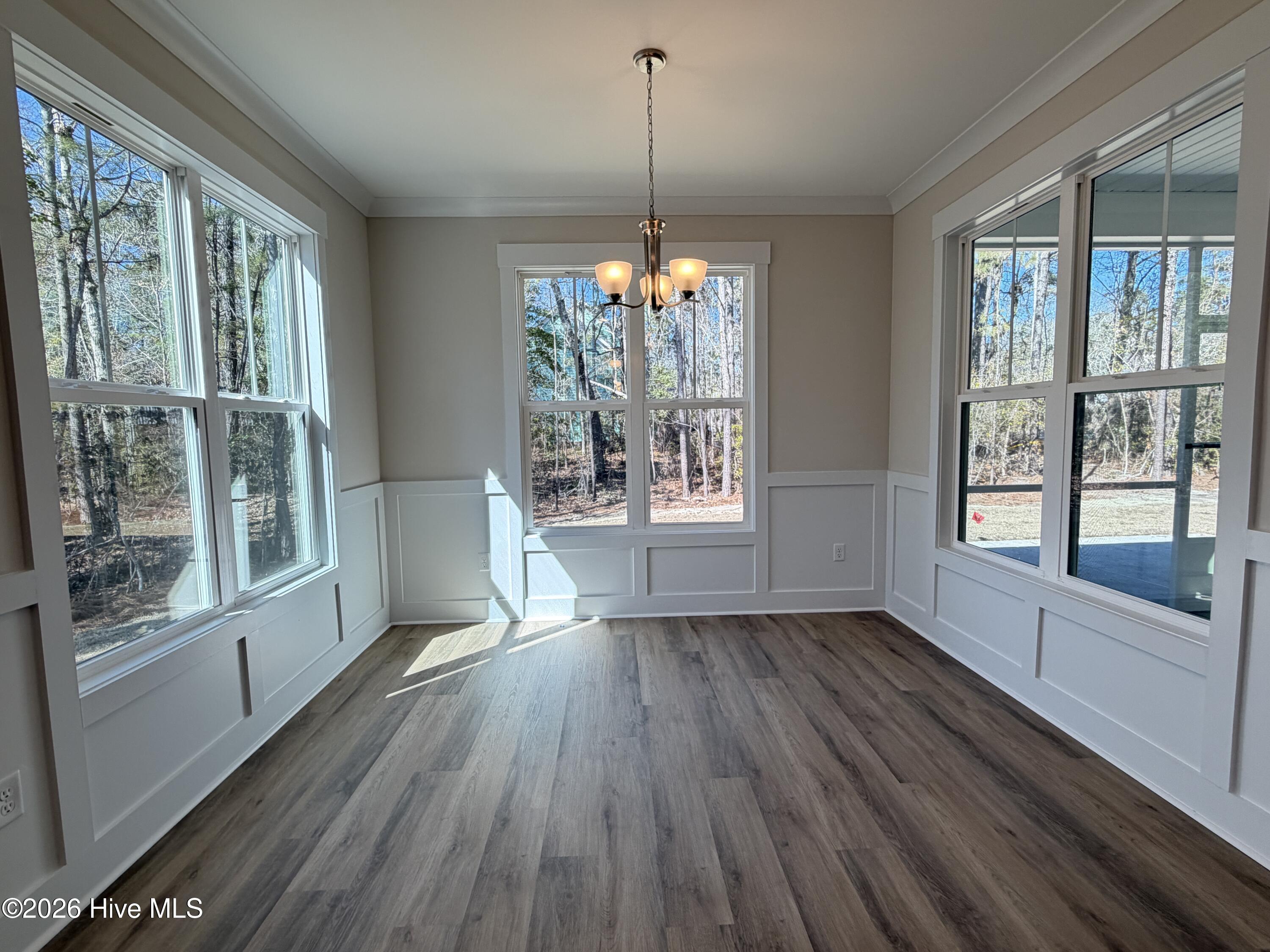 100542700 | Photo 10