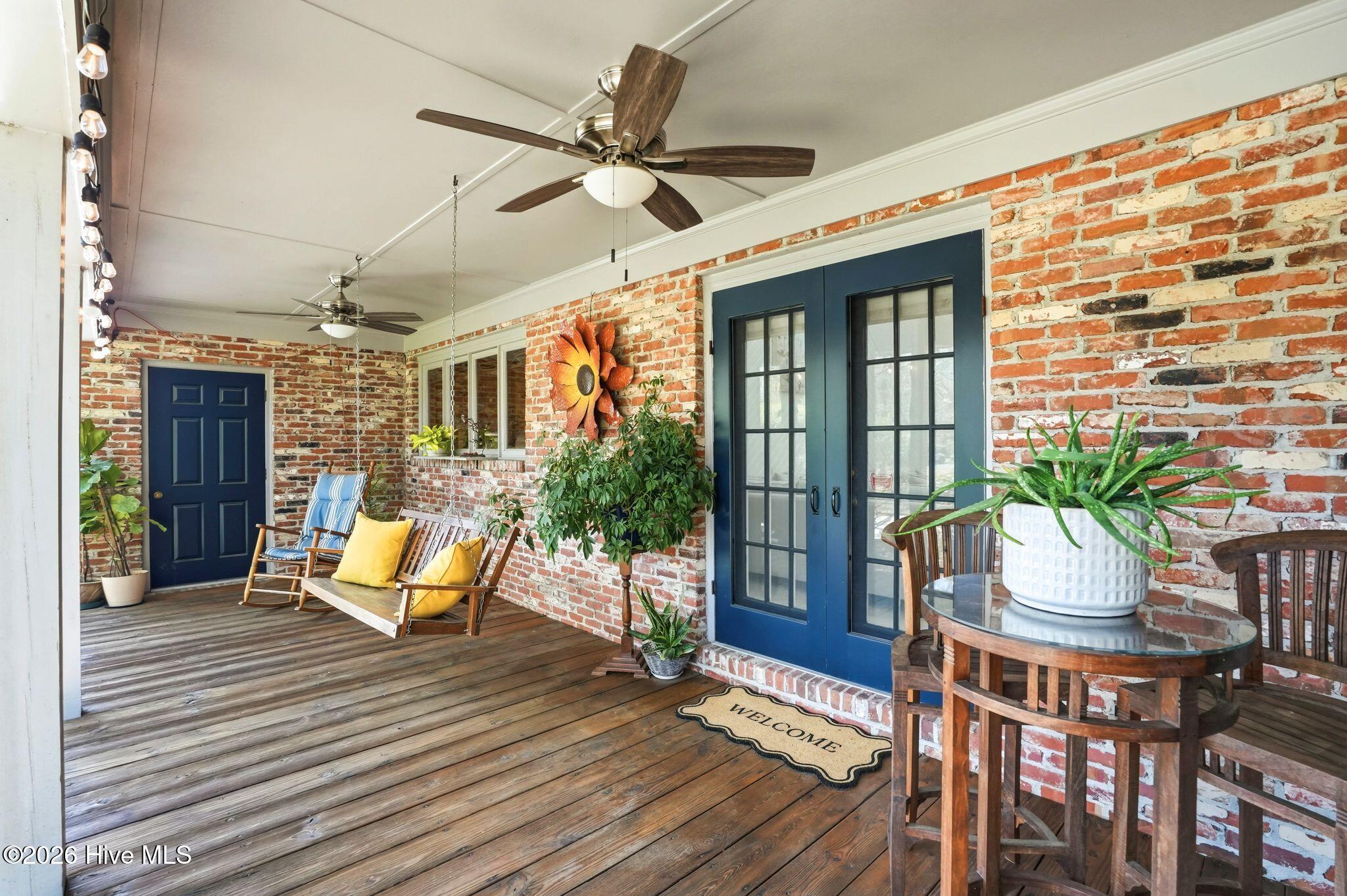 100563763 | Photo 55