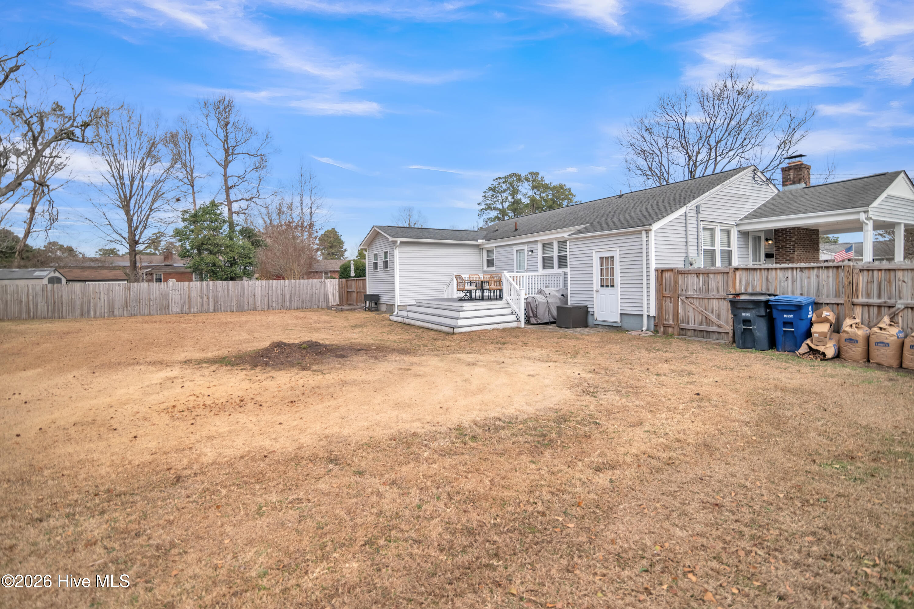 100547879 | Photo 23