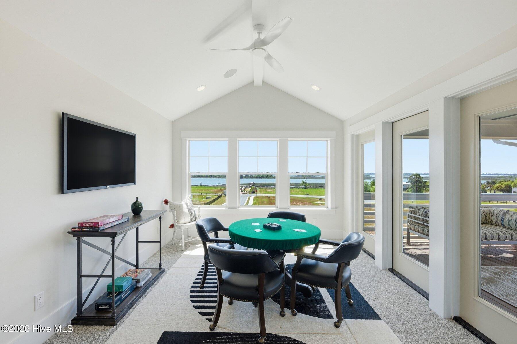 100490520 | Photo 42