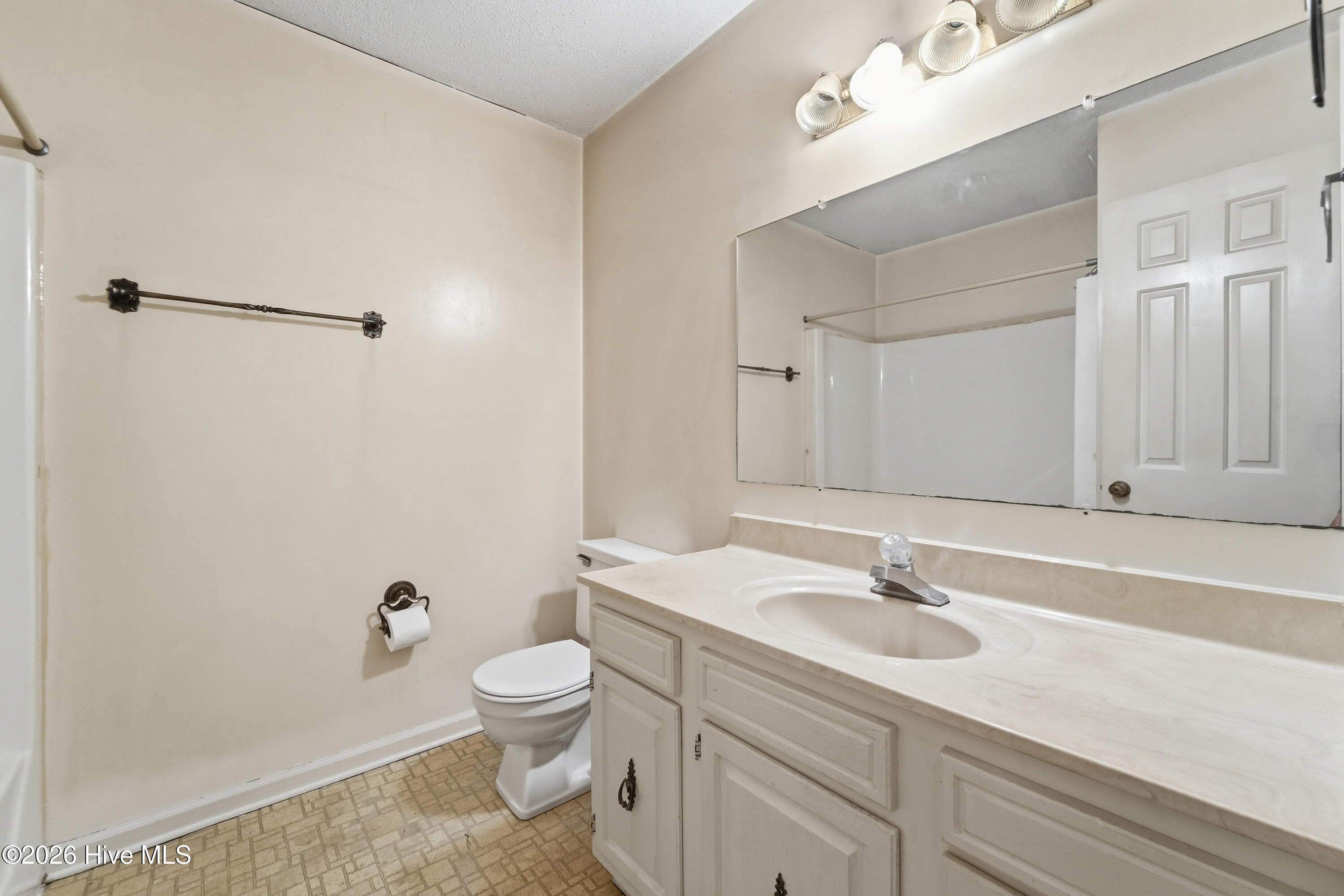 100563491 | Photo 16