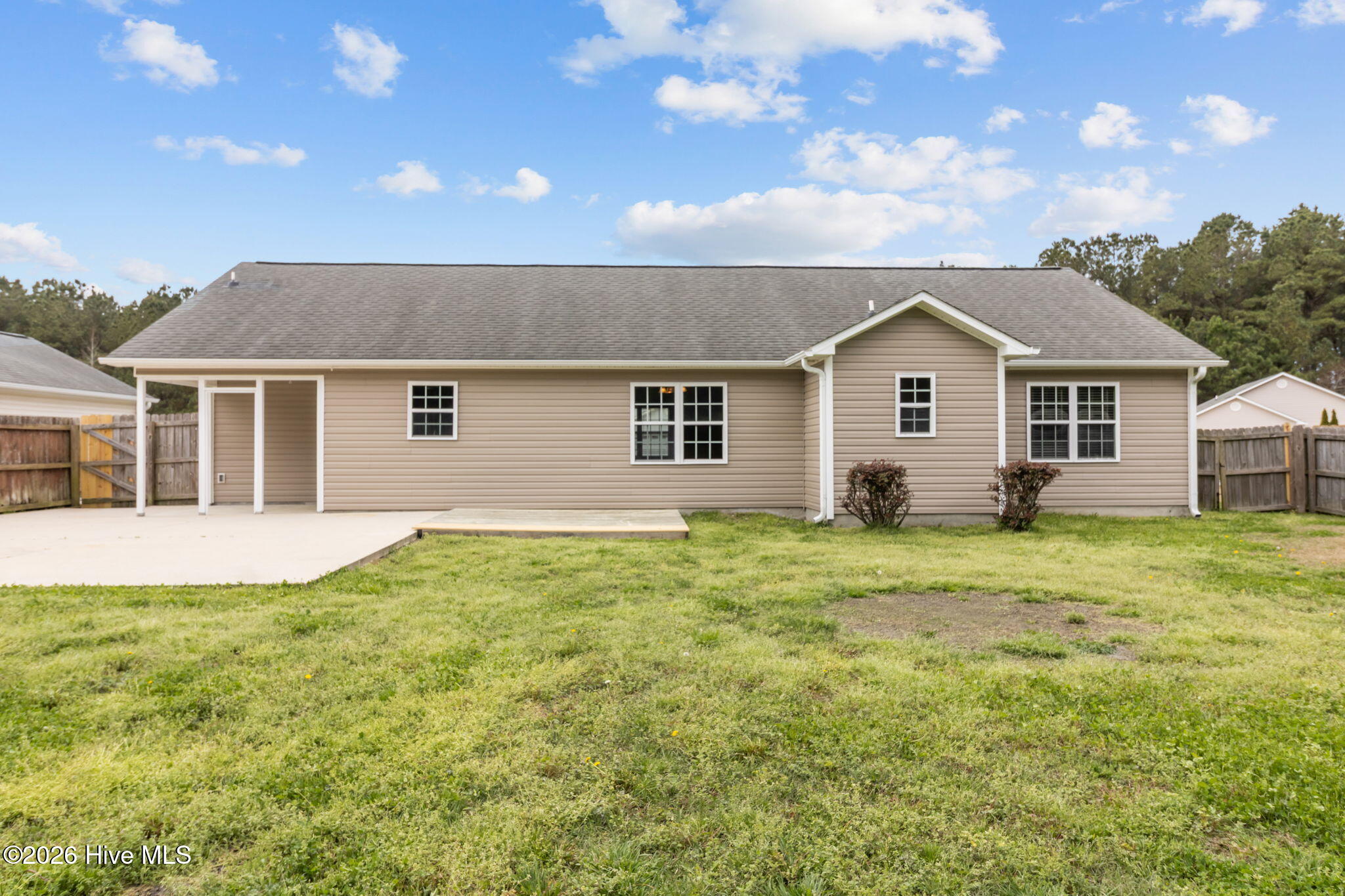 100561505 | Photo 38