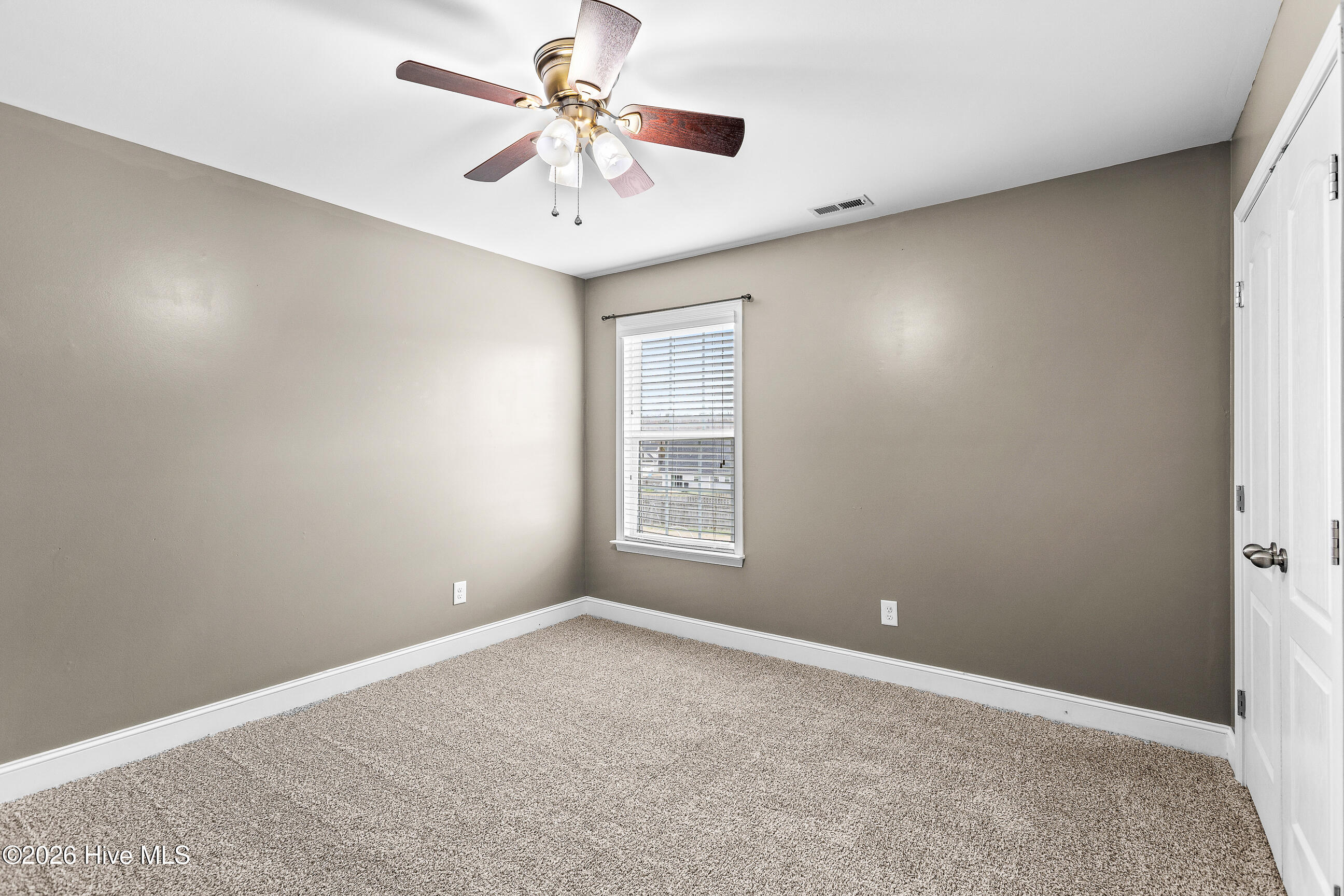 100557229 | Photo 30