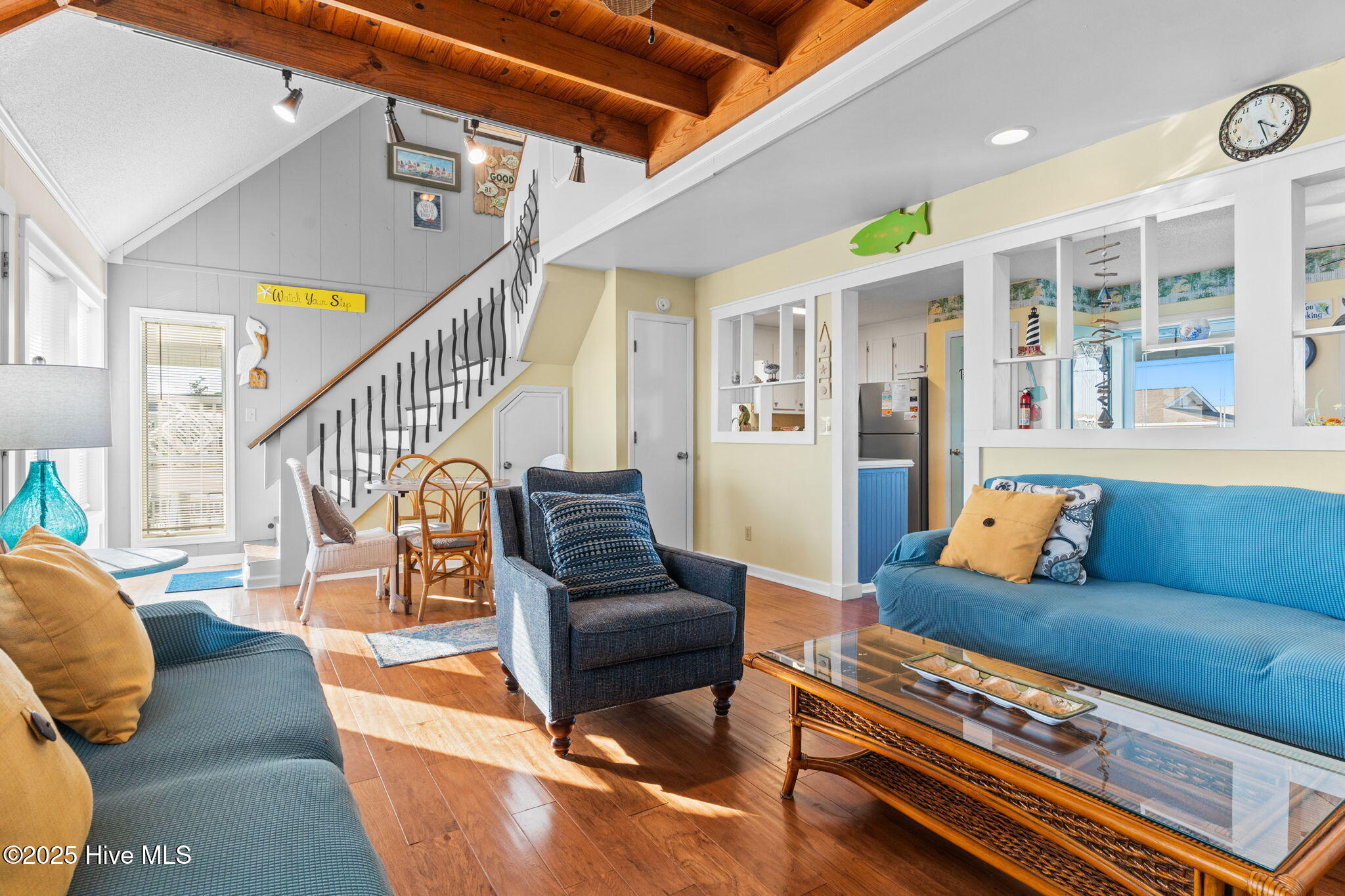 100540487 | Photo 46