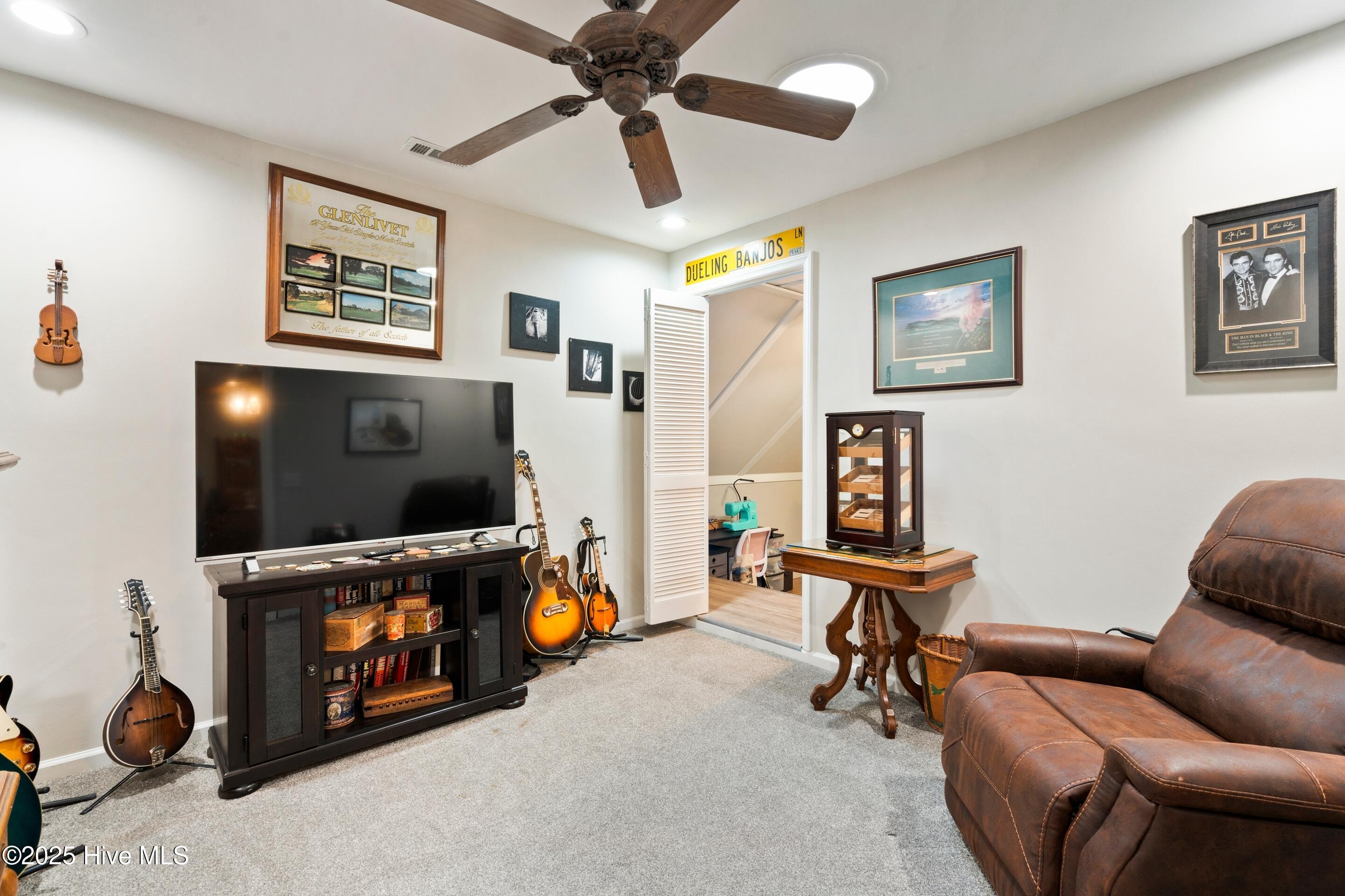 100538310 | Photo 34