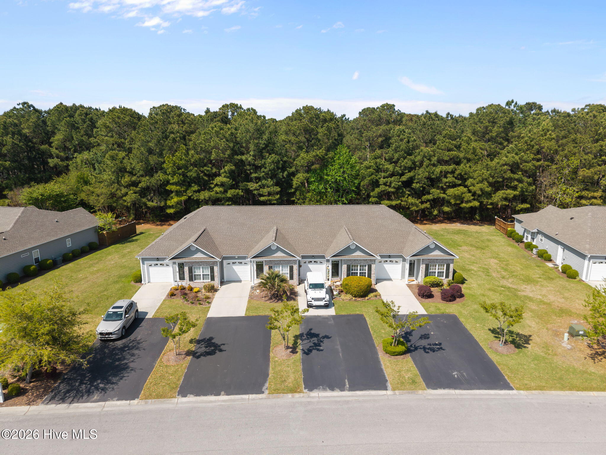 100569806 | Photo 47