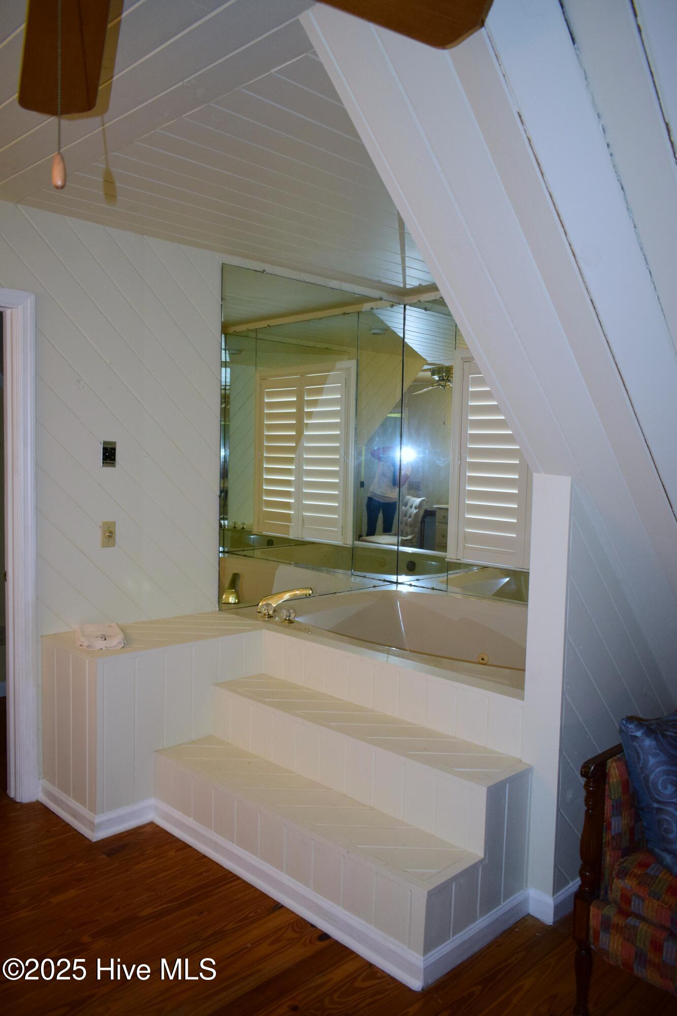 100545109 | Photo 38