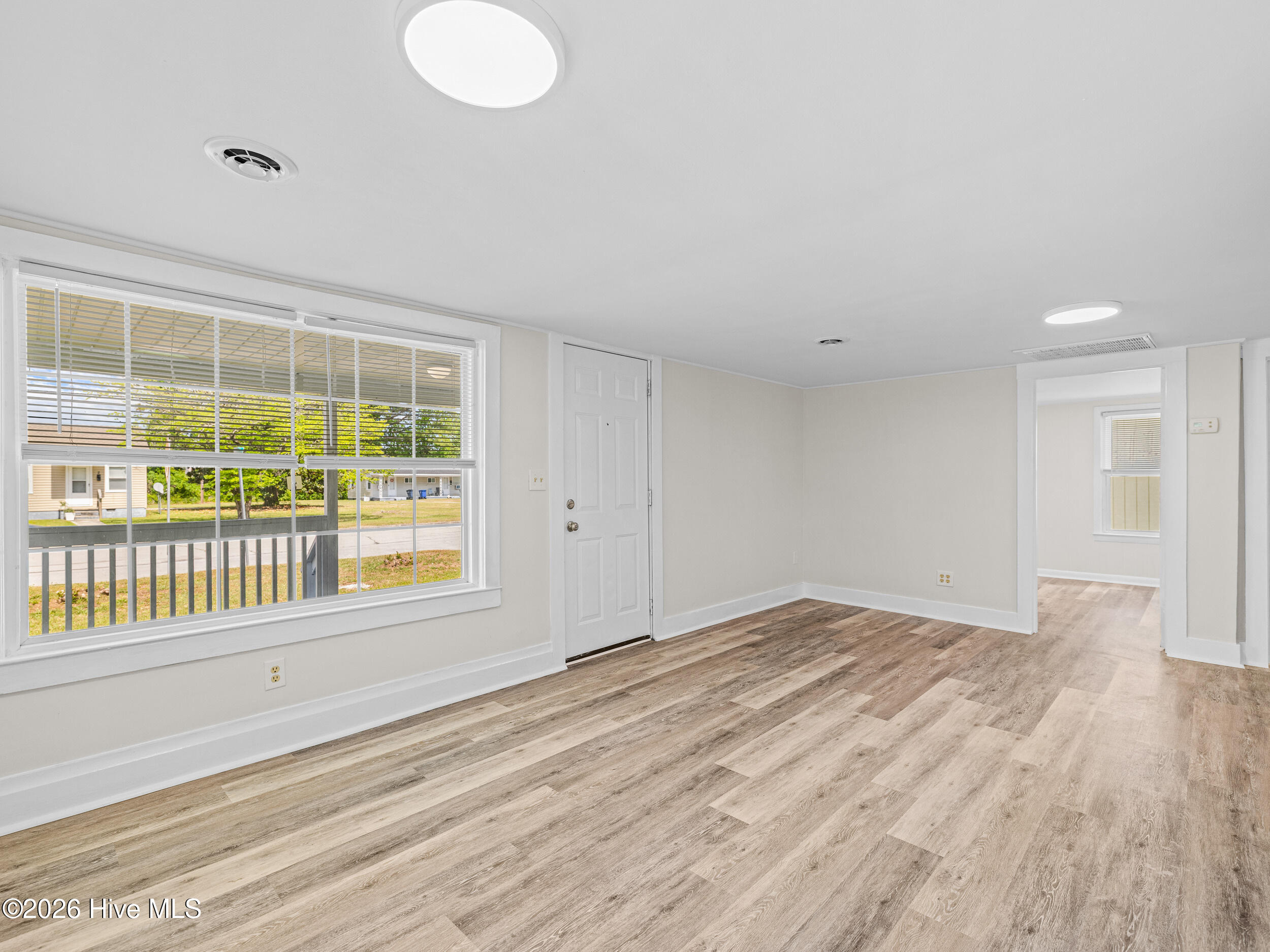 100569612 | Photo 10