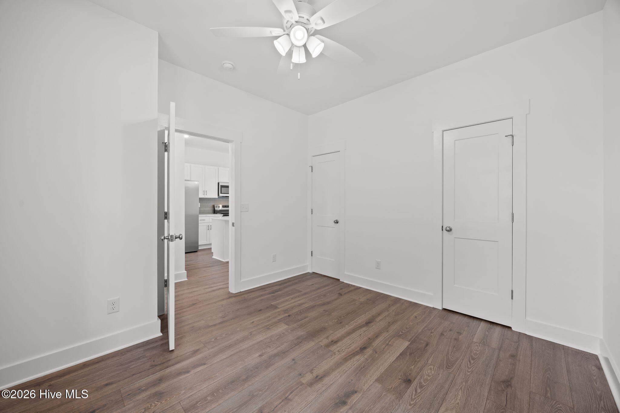 100555699 | Photo 21