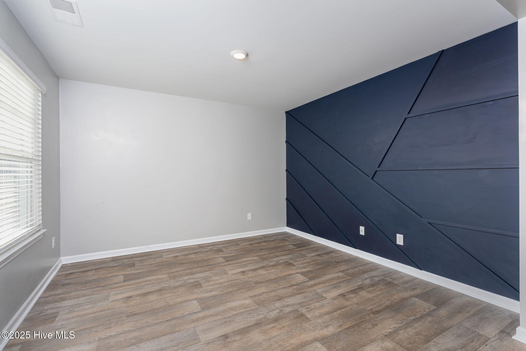 100523814 | Photo 26