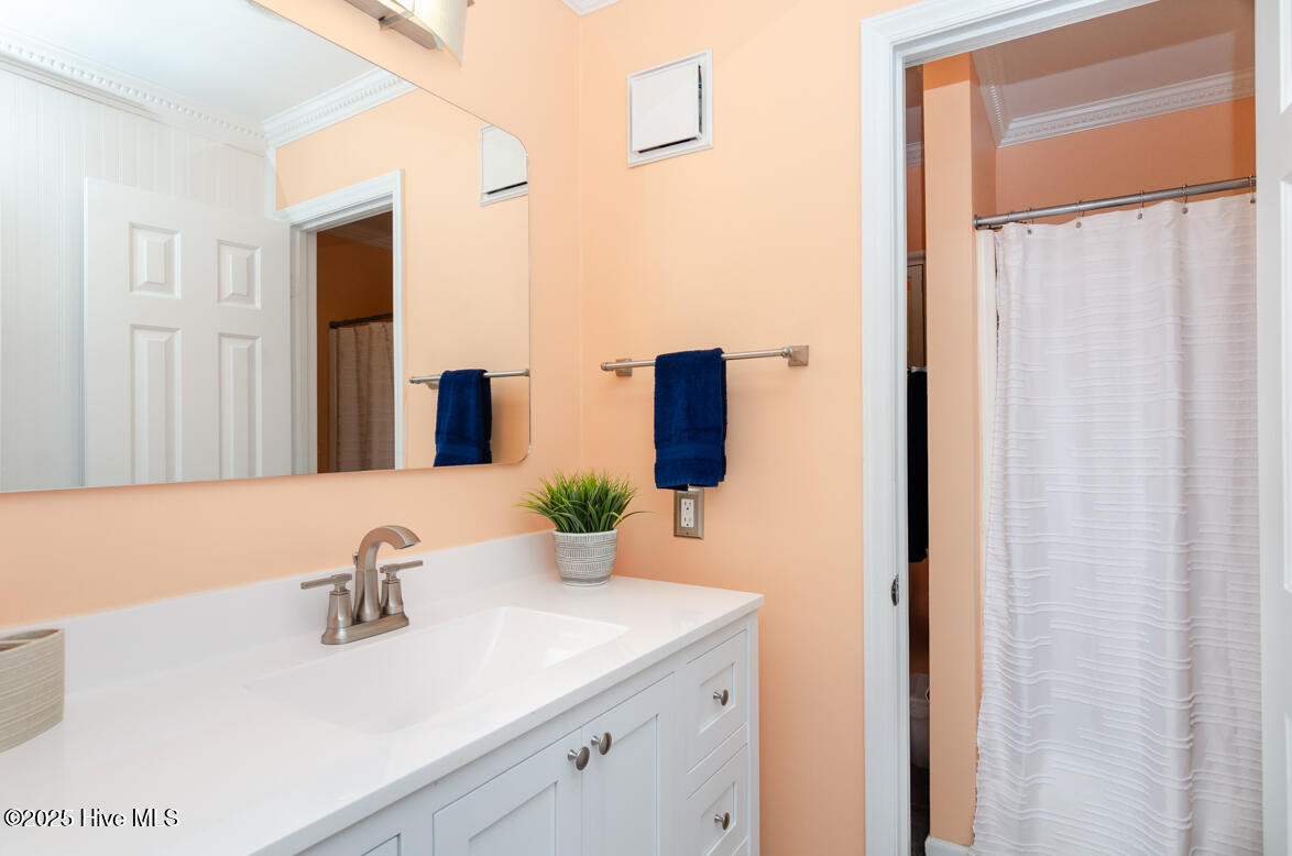 100530673 | Photo 17