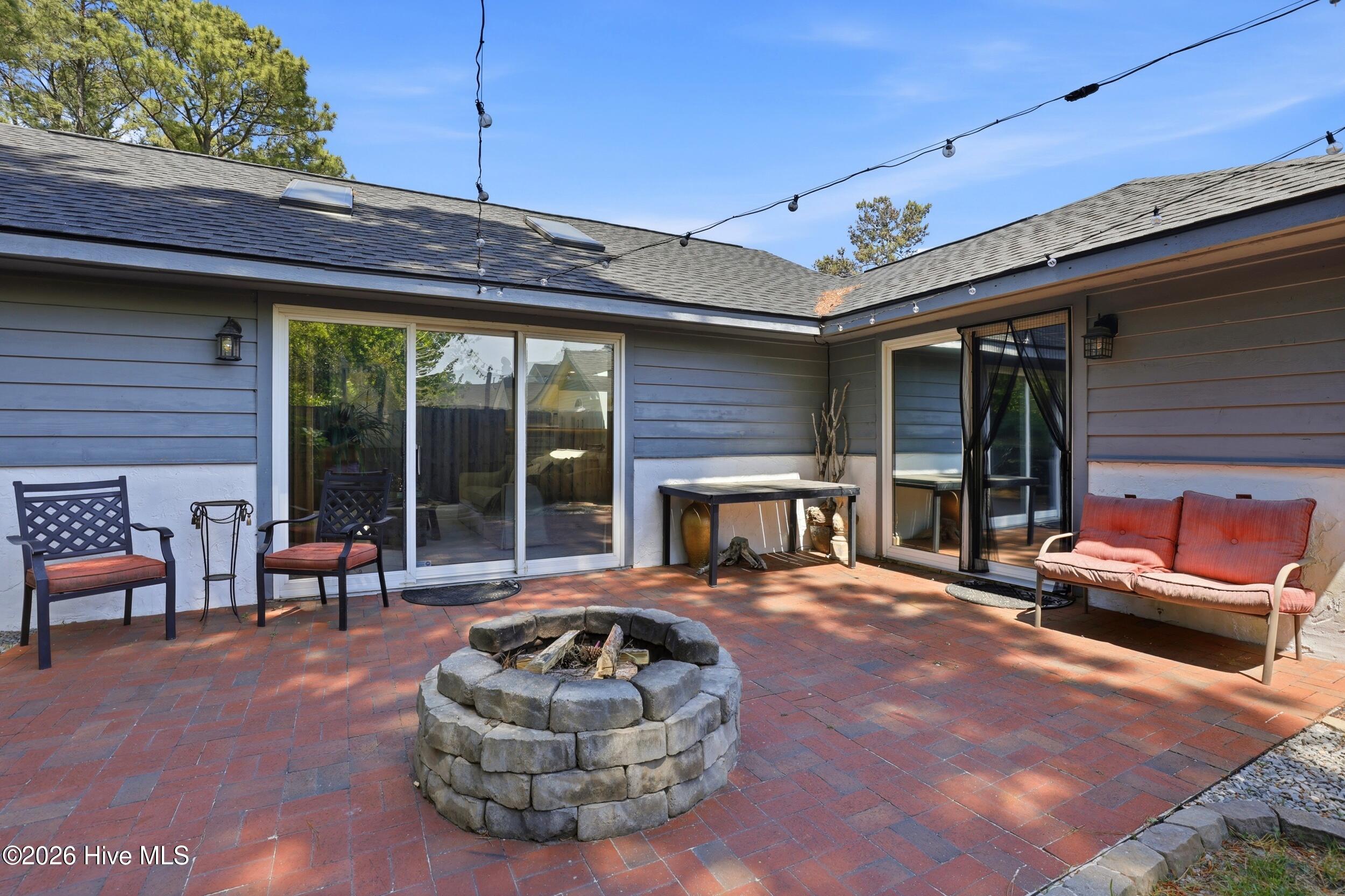 100569802 | Photo 35