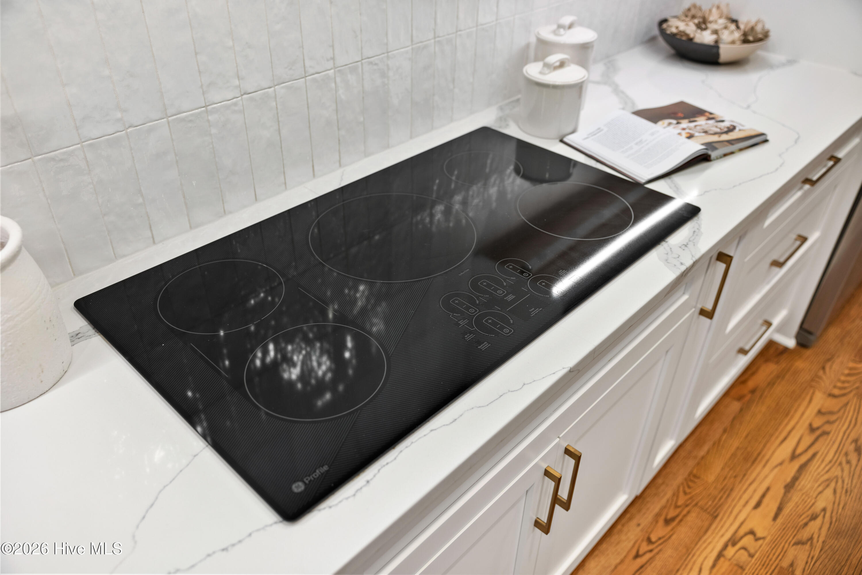 100560916 | Photo 20