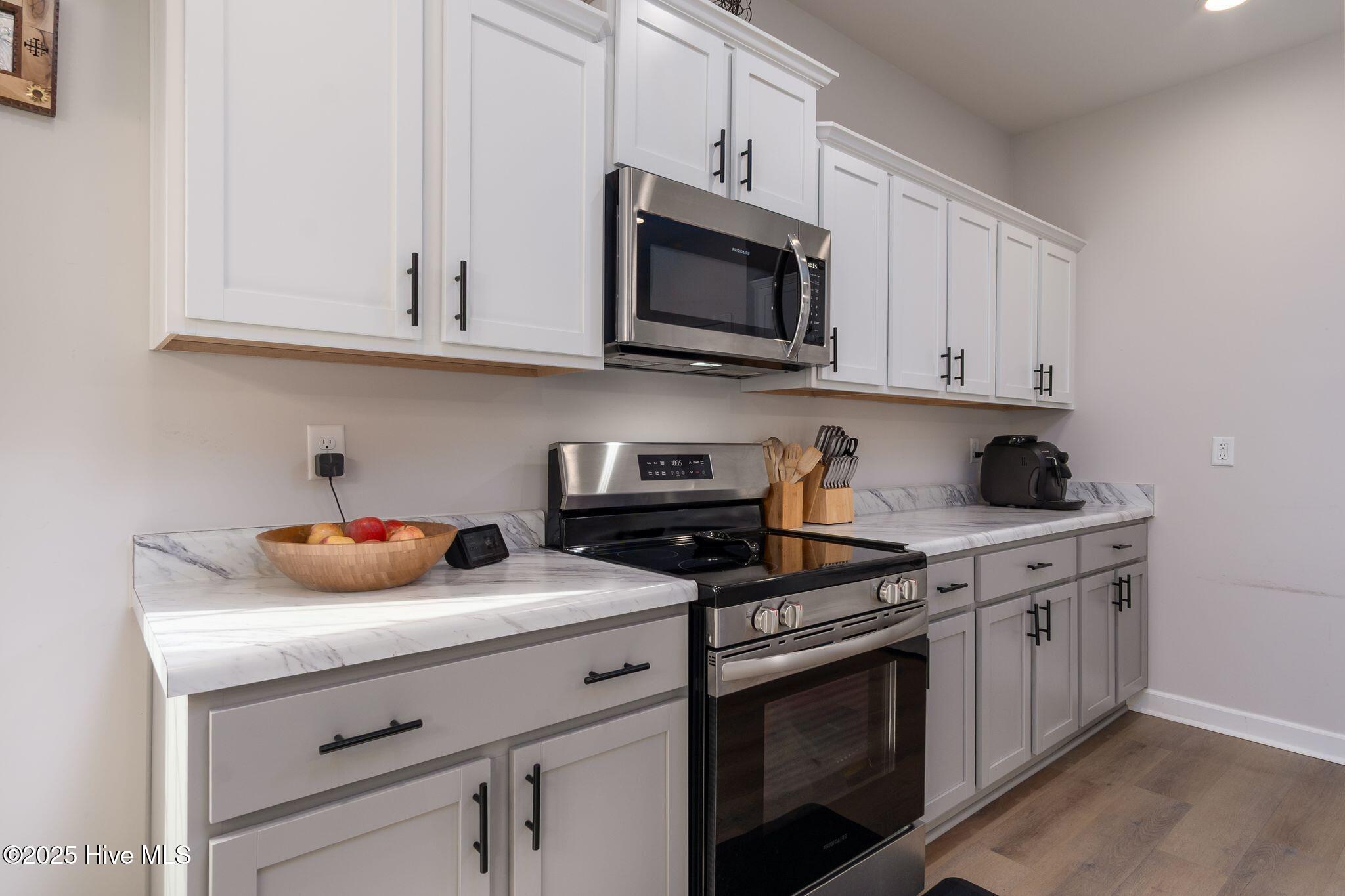 100543610 | Photo 16