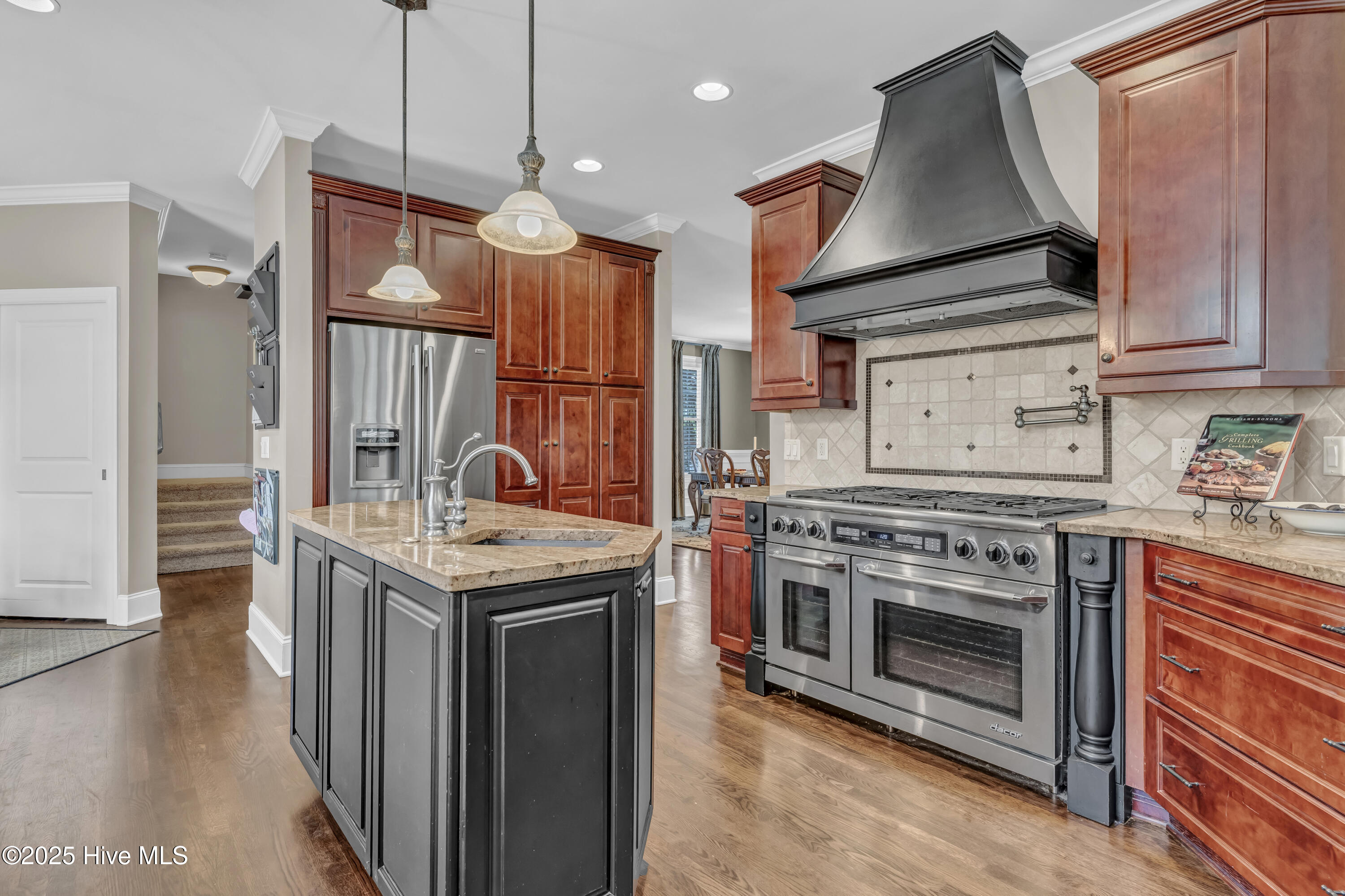 100504337 | Photo 11