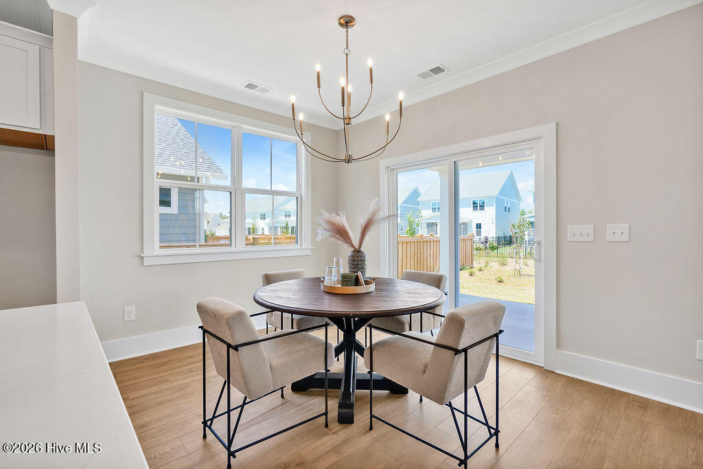 100561301 | Photo 12