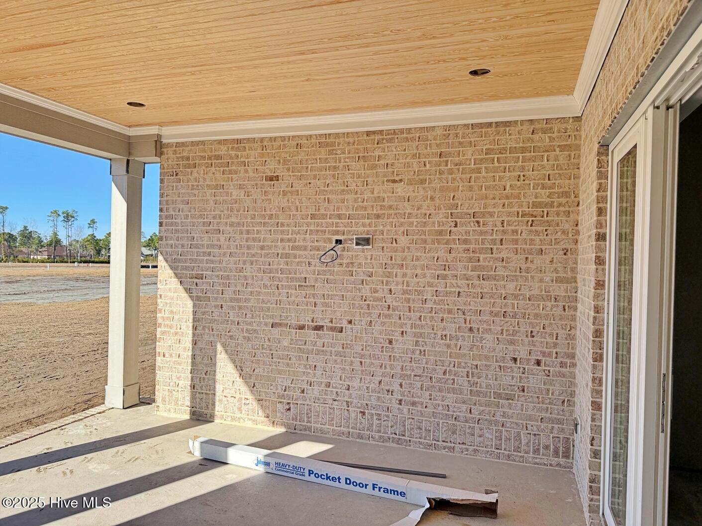 100537171 | Photo 25