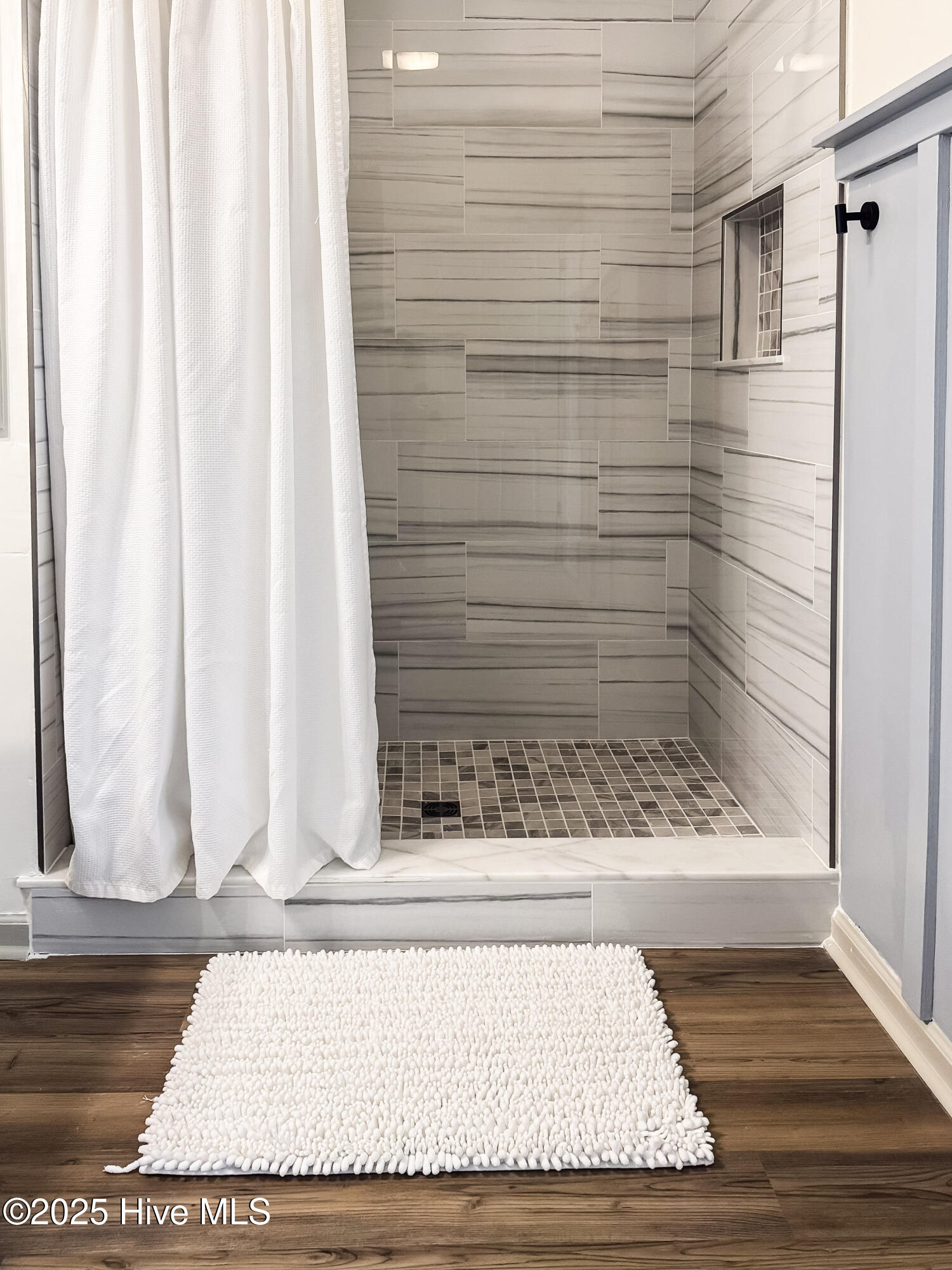 100541804 | Photo 21