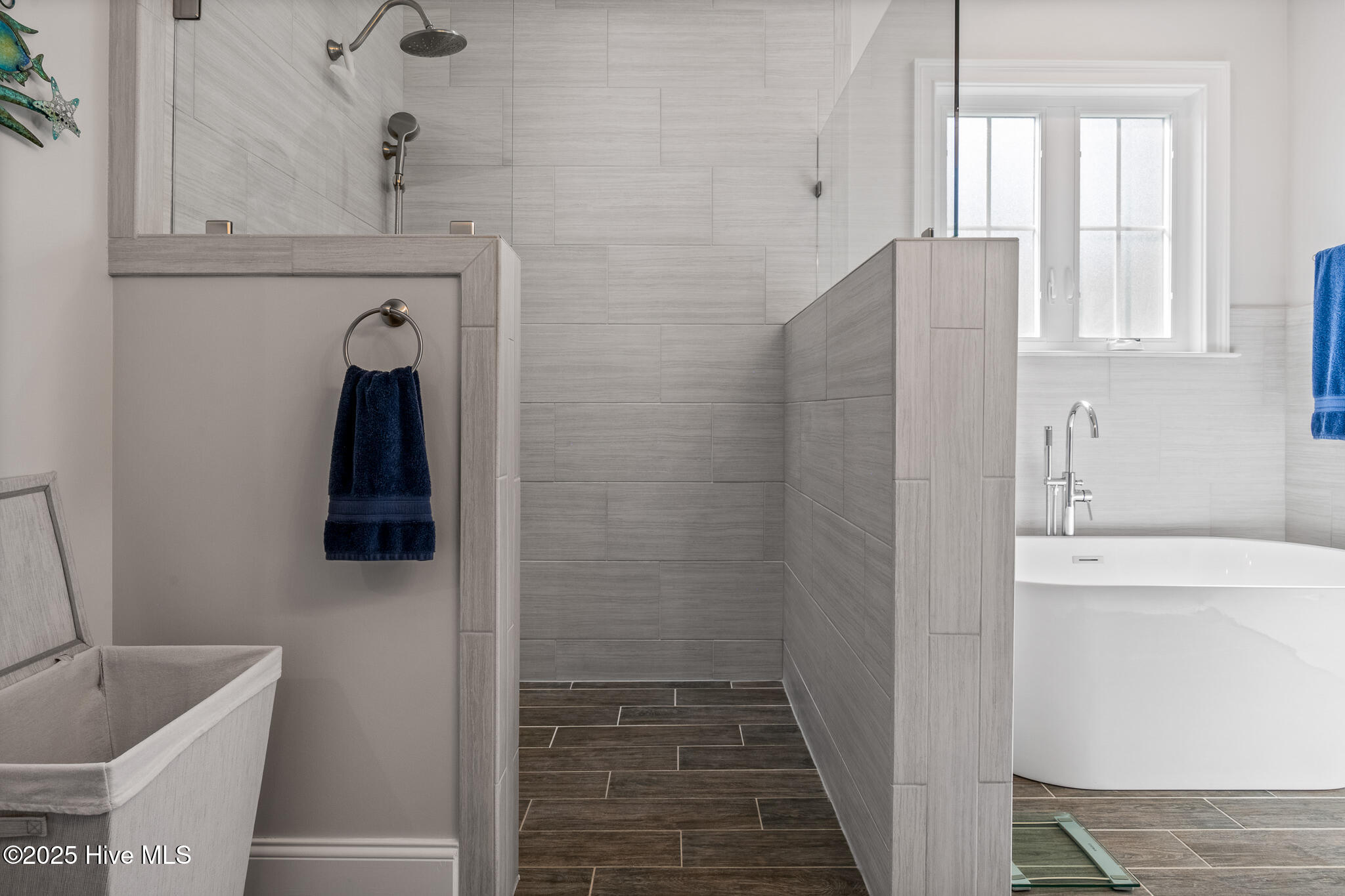 100526725 | Photo 24