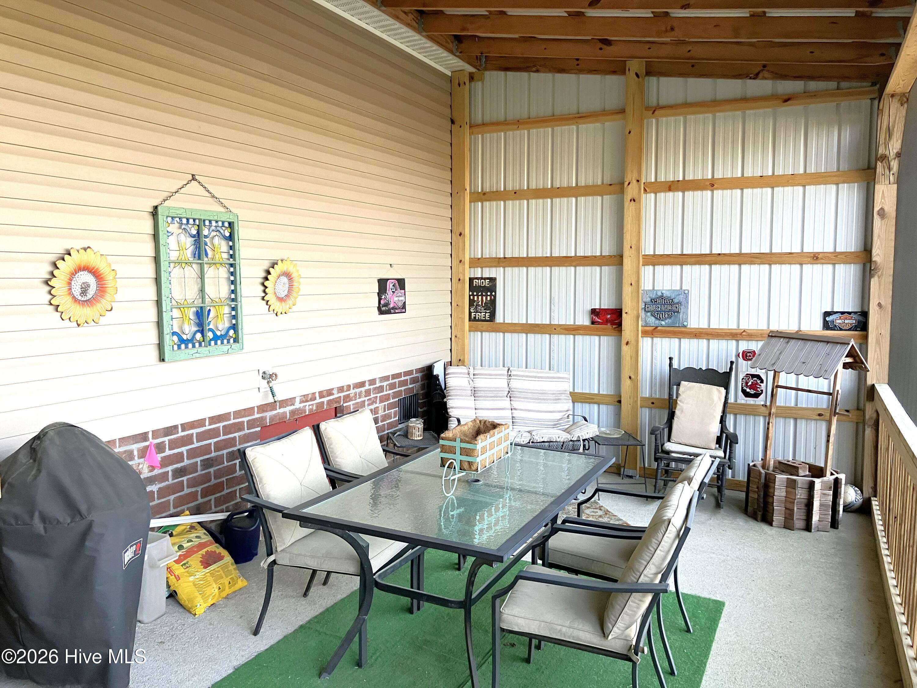 1406 White Oak River Road,Maysville