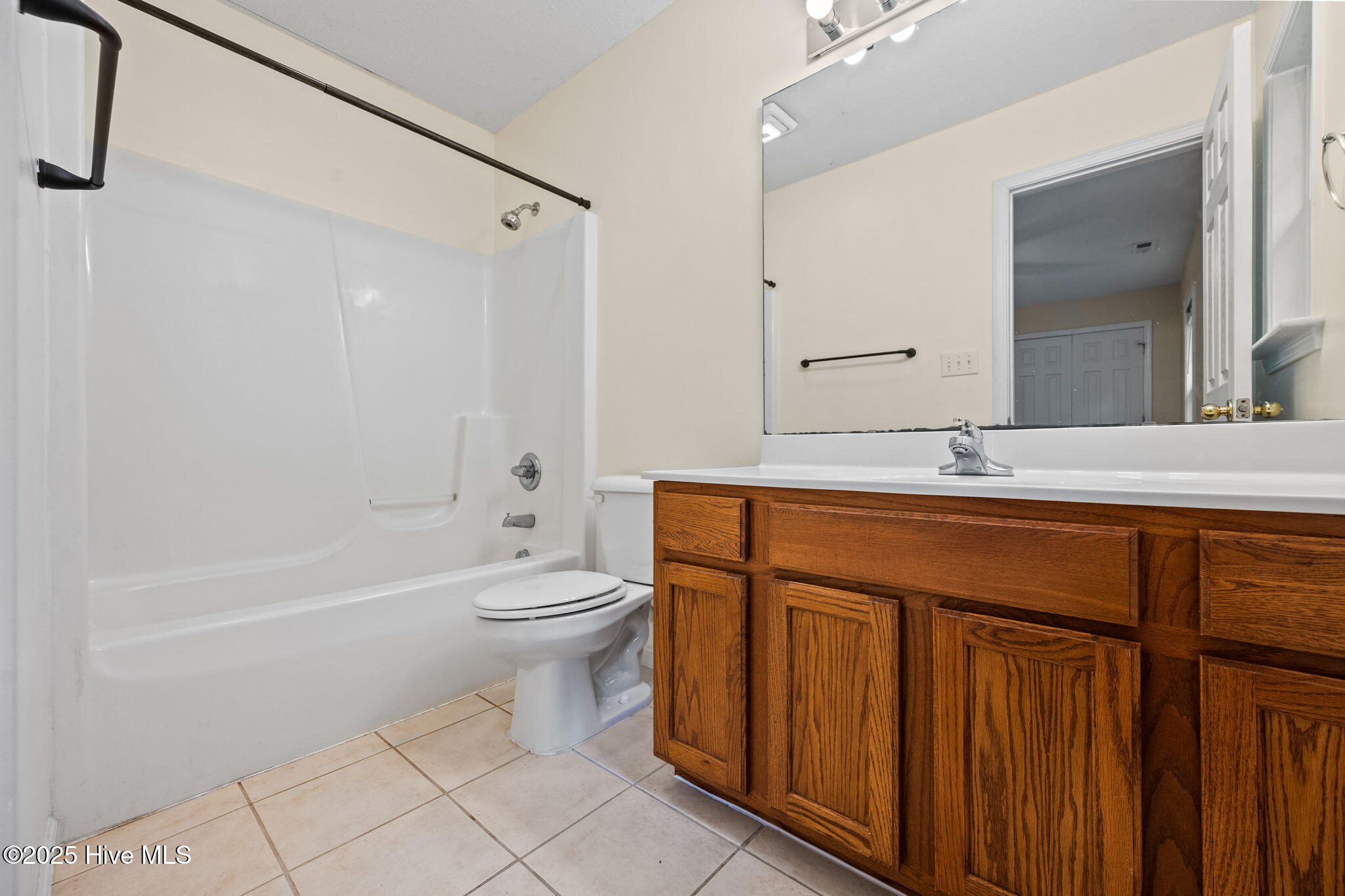 100565429 | Photo 18