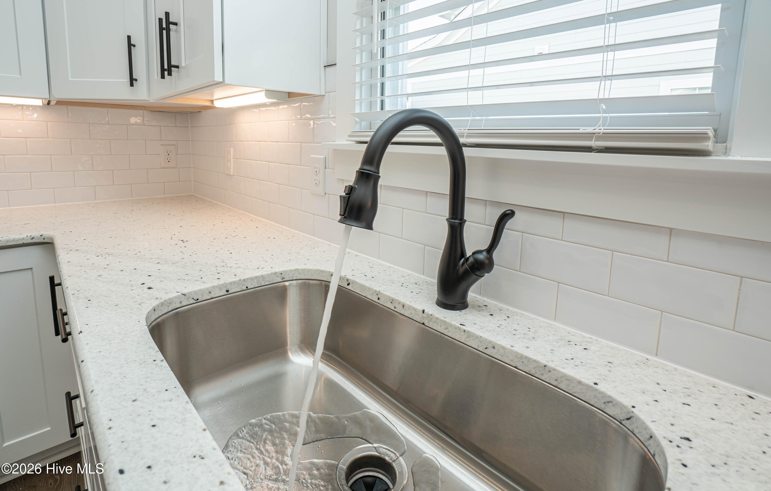 100548241 | Photo 27