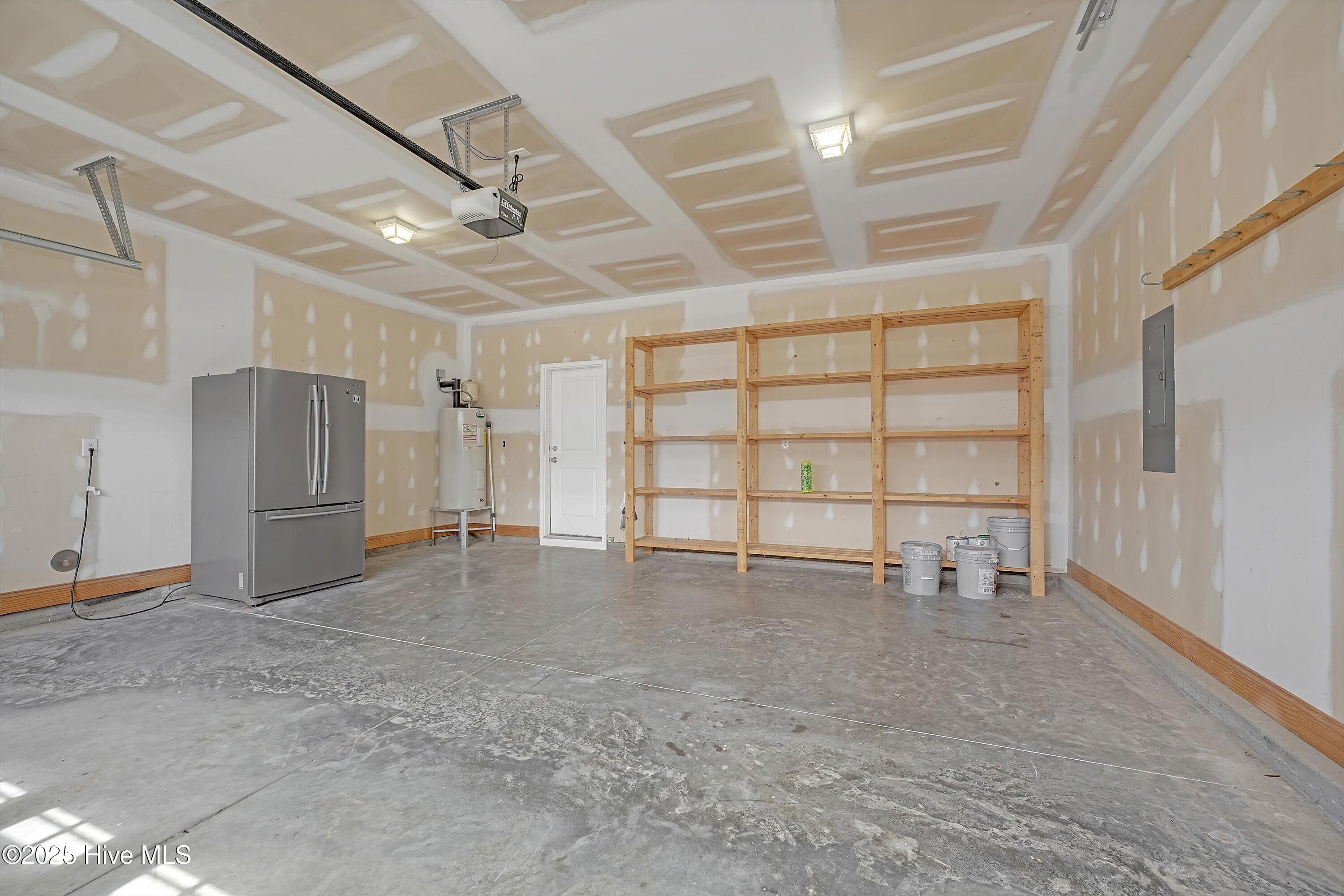 100543084 | Photo 40