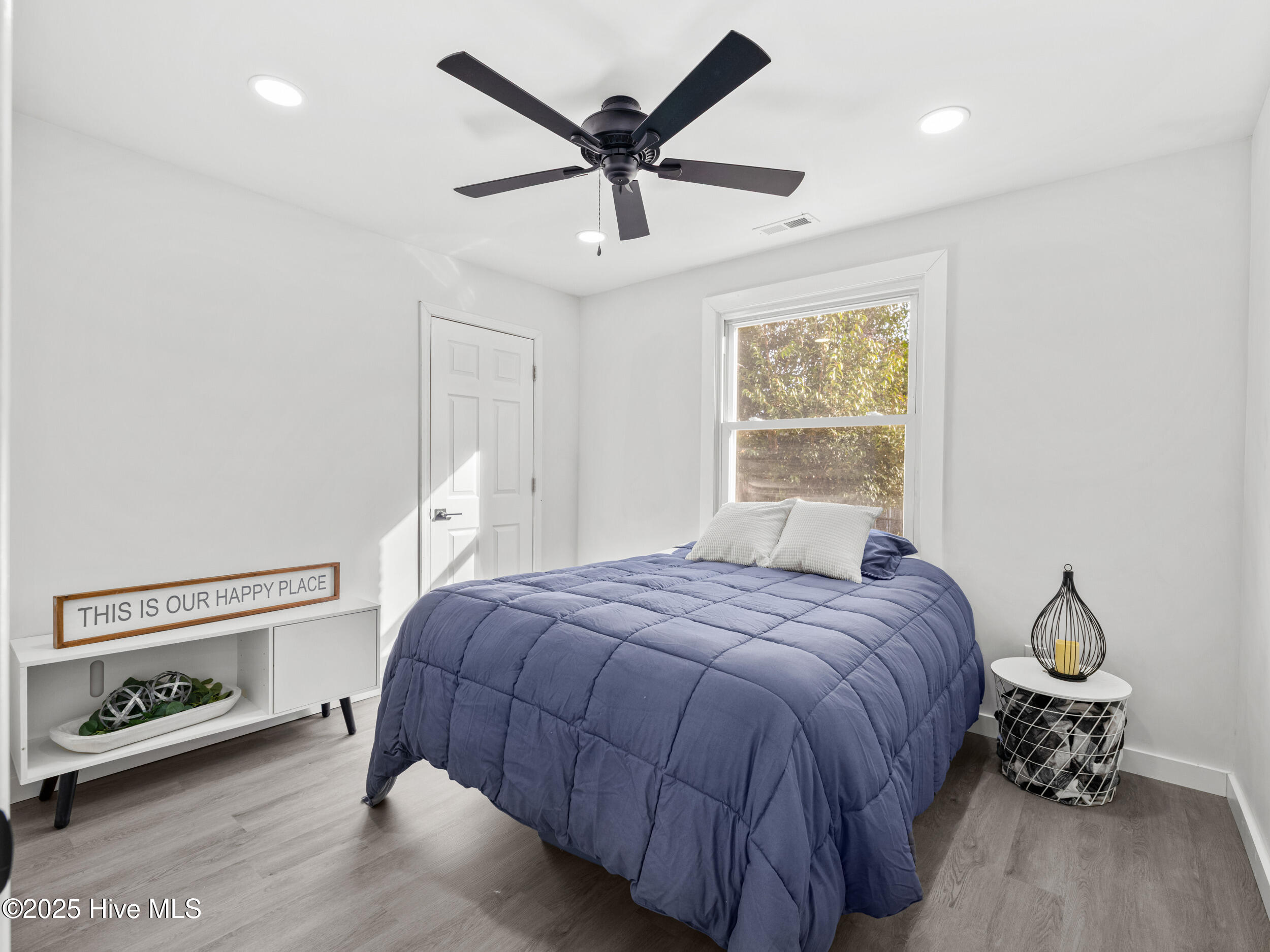 100545039 | Photo 34