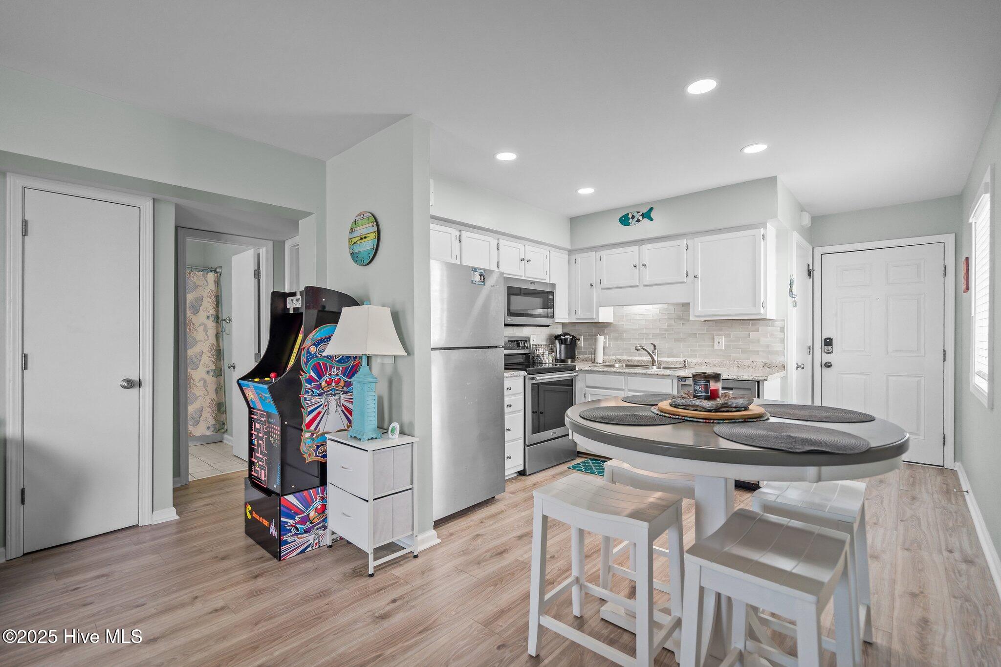 100521784 | Photo 14