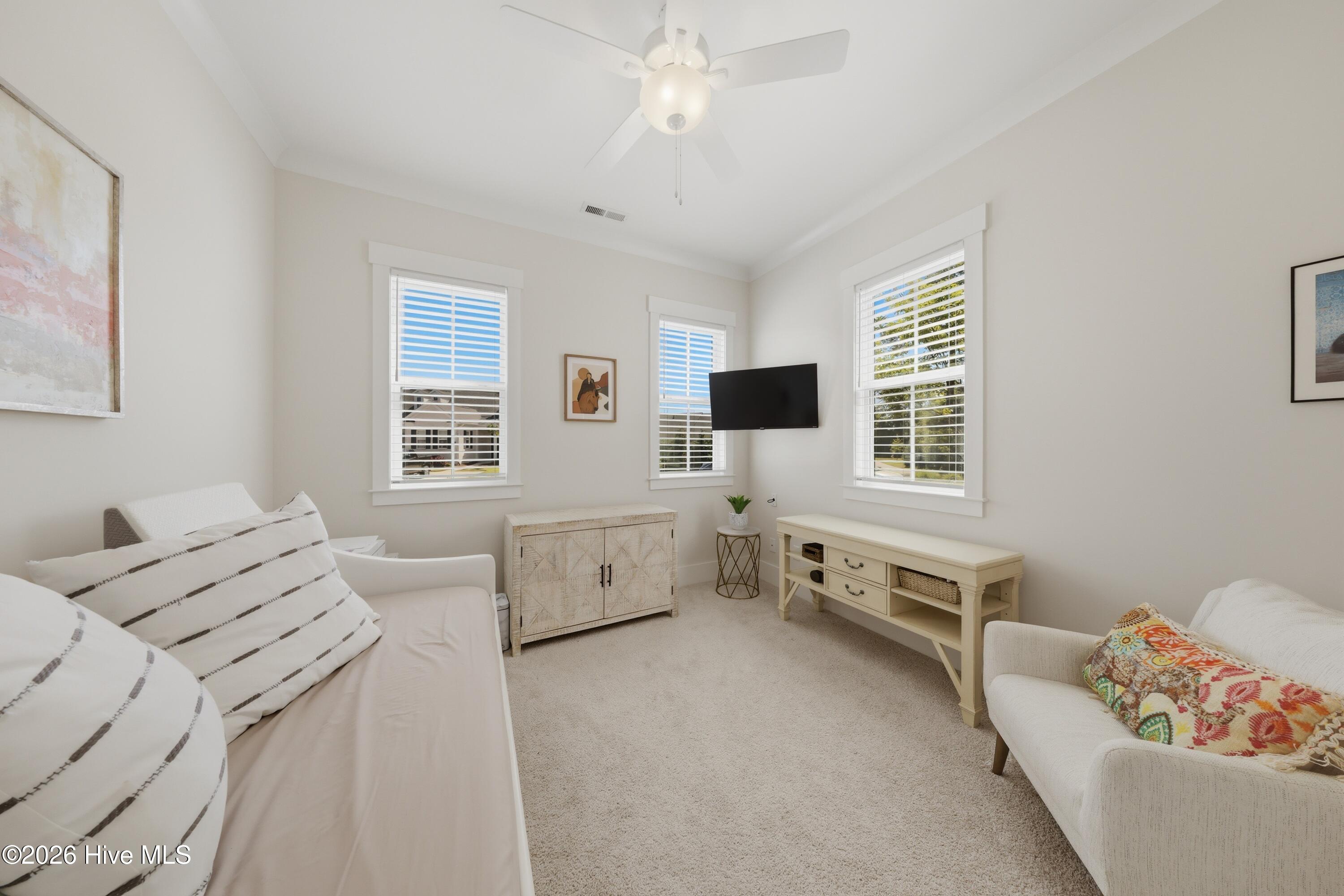 100568121 | Photo 30